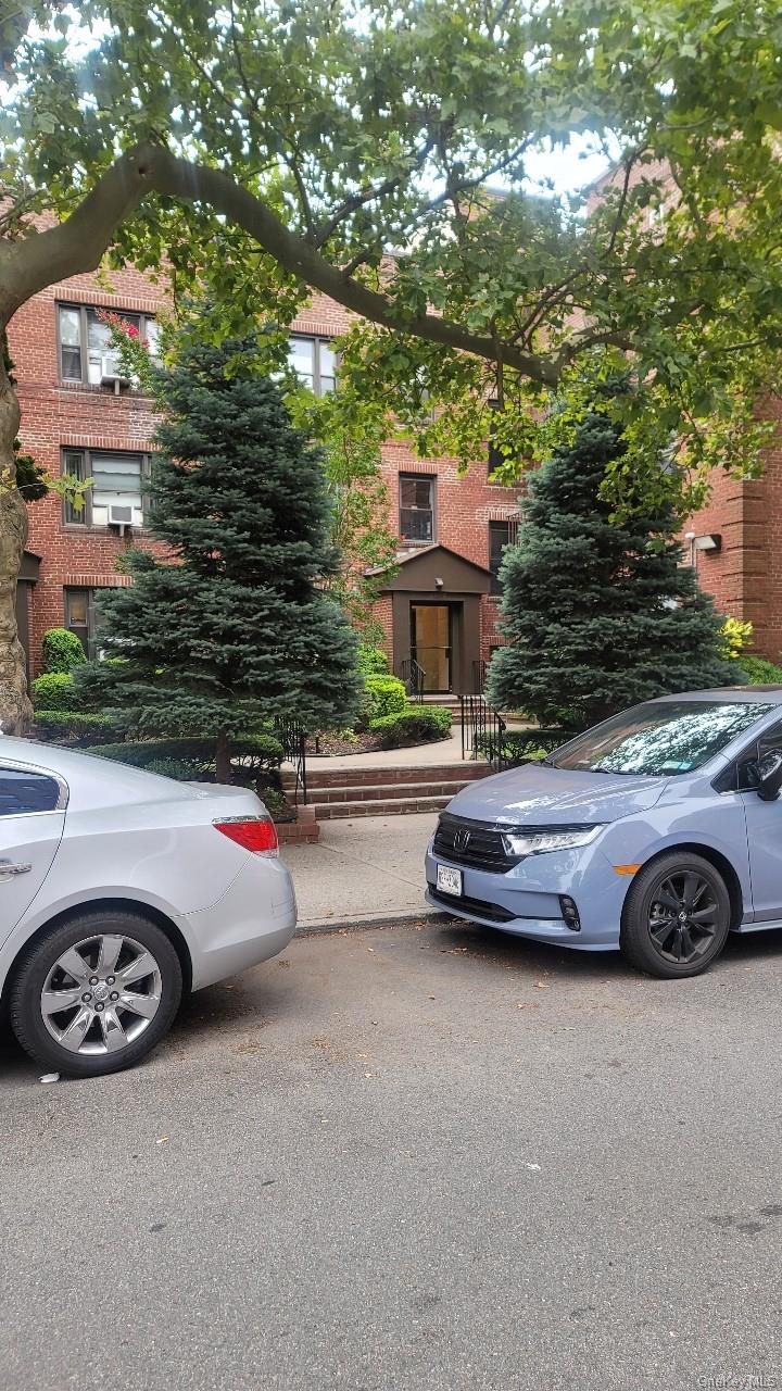 #1 photo, 139-06 Pershing Crescent, クイーンズ区 Briarwood , NY 11435