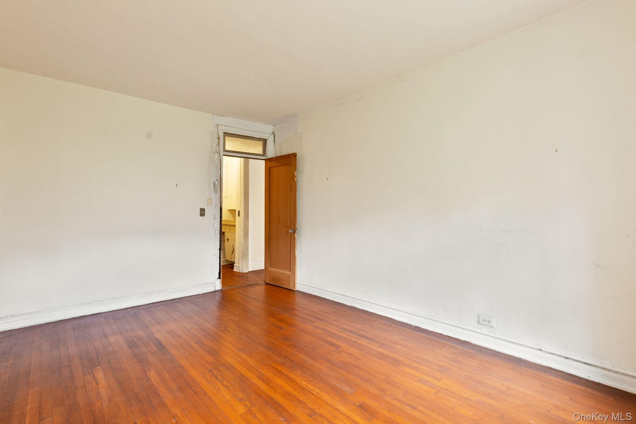 #19 photo, 525 W 238th Street, Bronx , NY 10463