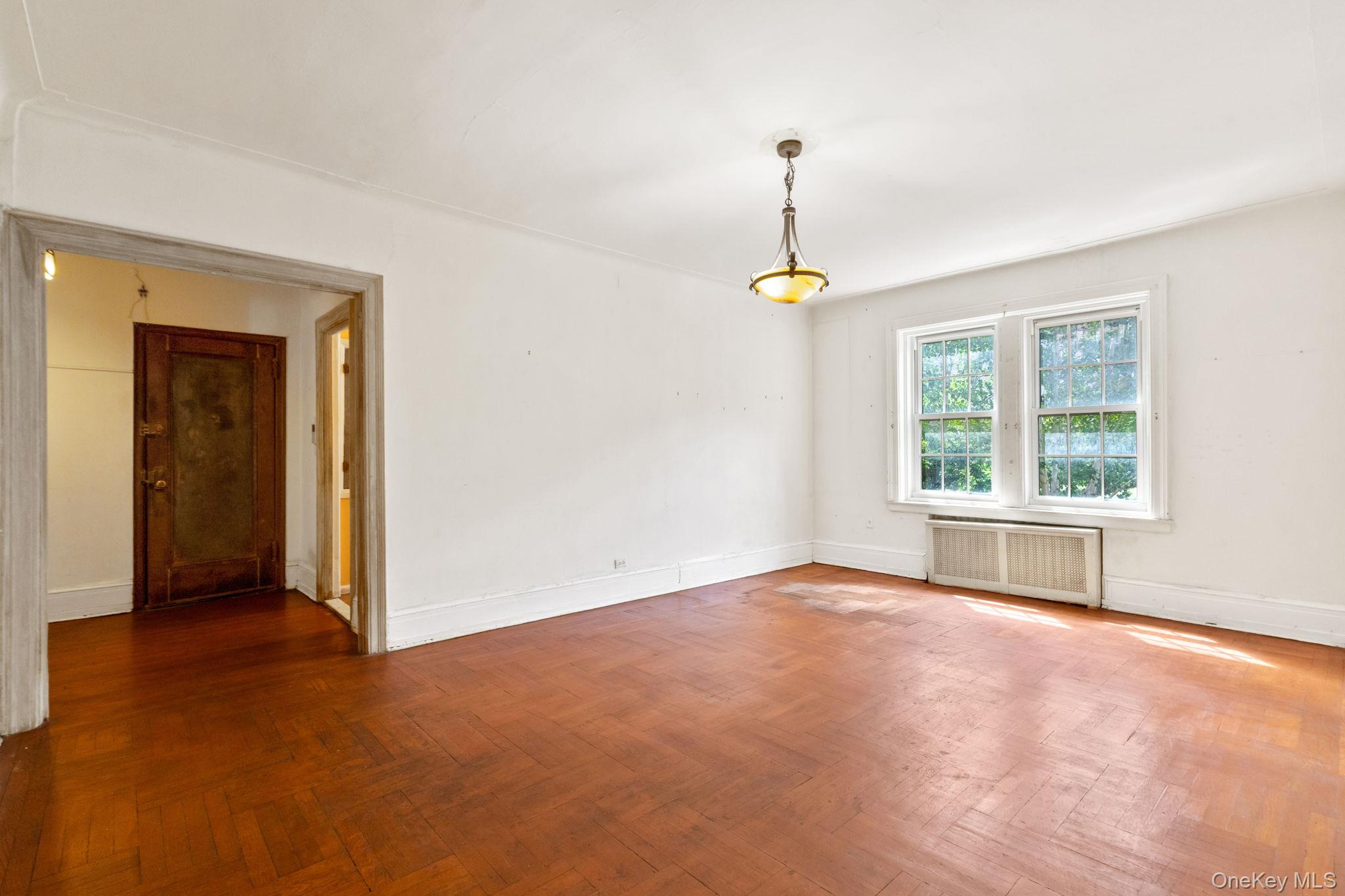 #5 photo, 525 W 238th Street, Bronx , NY 10463