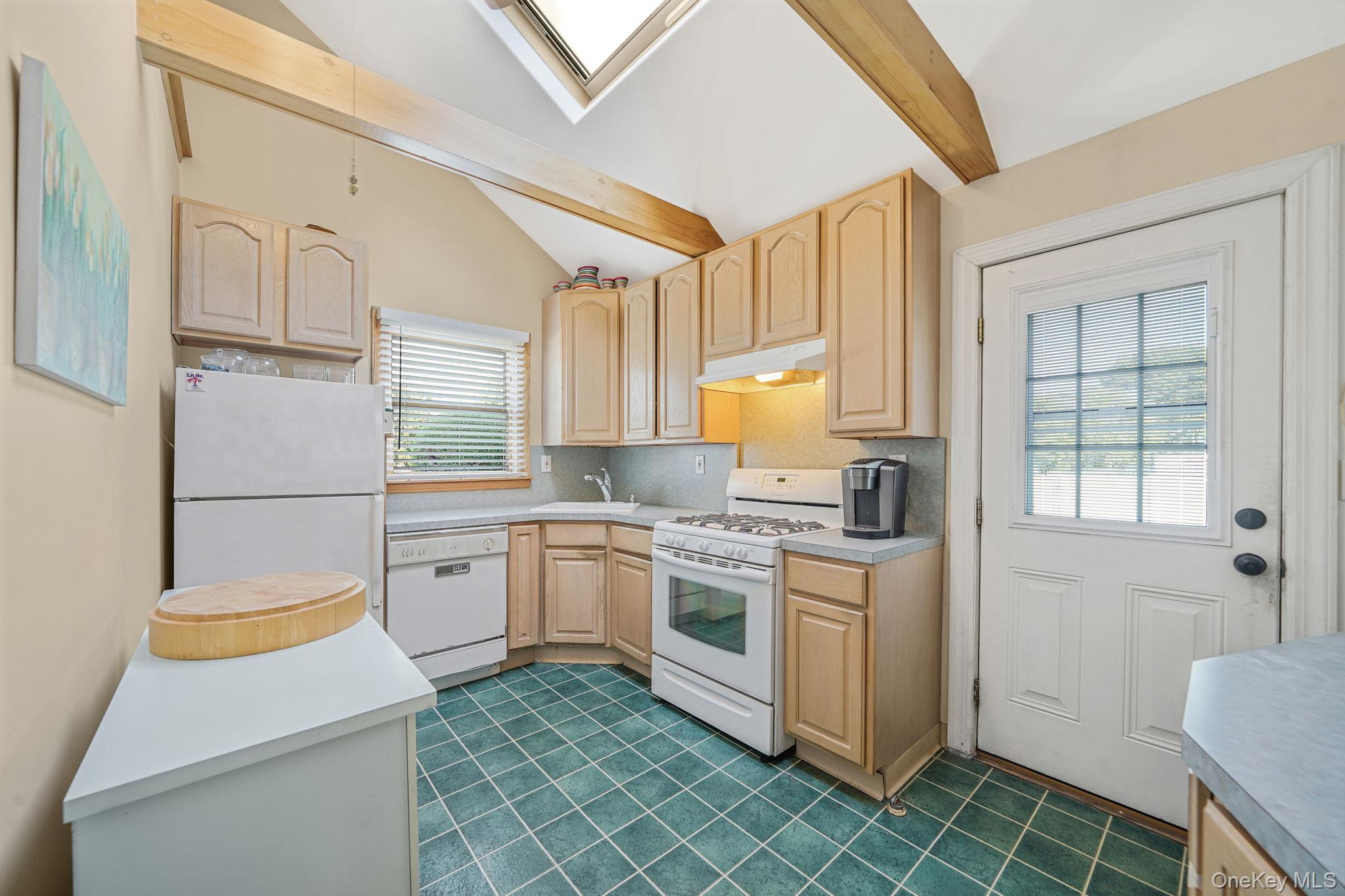 #14 photo, 1080 N Broadway, Massapequa , NY 11758