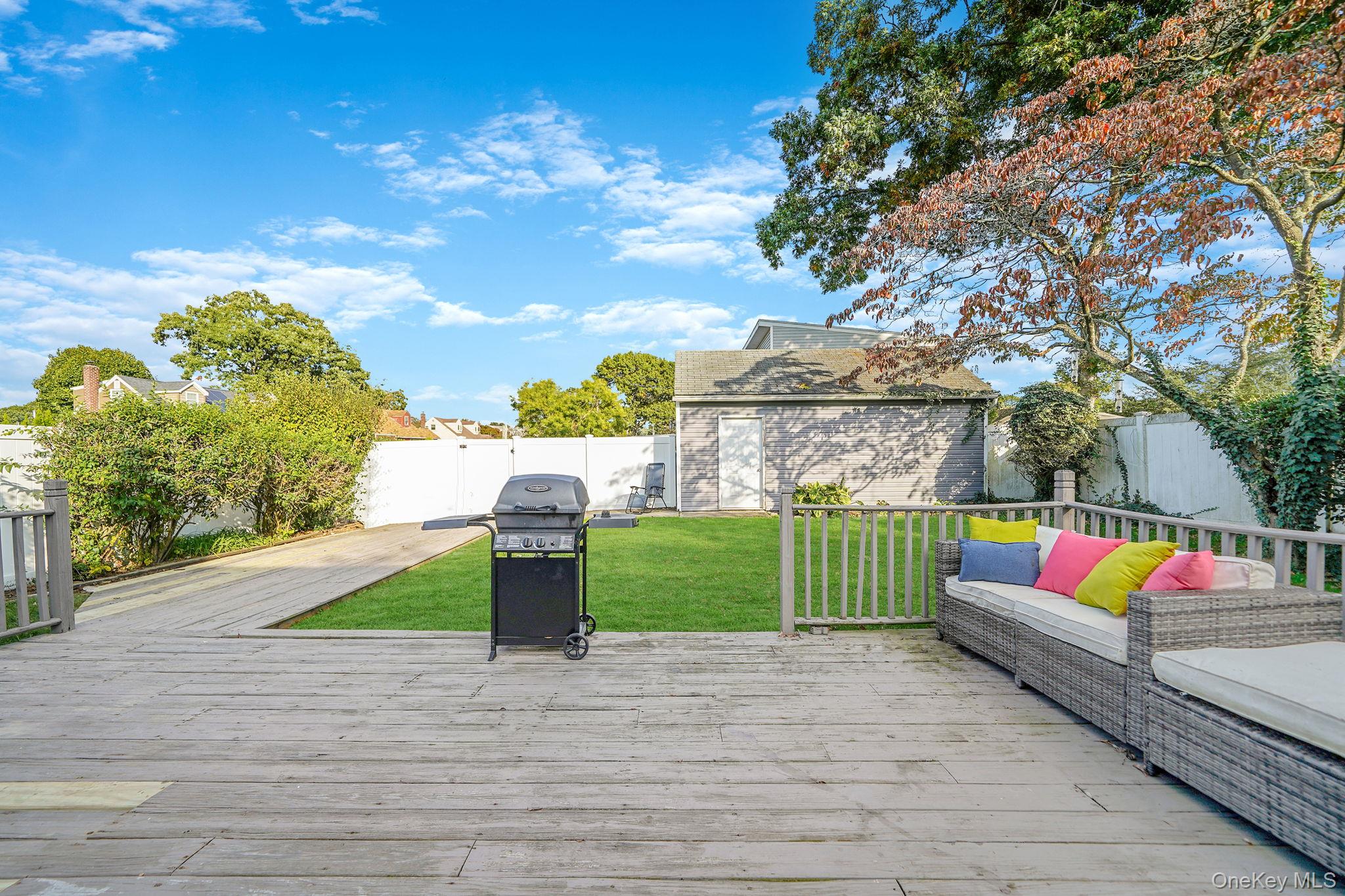 #4 photo, 1080 N Broadway, Massapequa , NY 11758