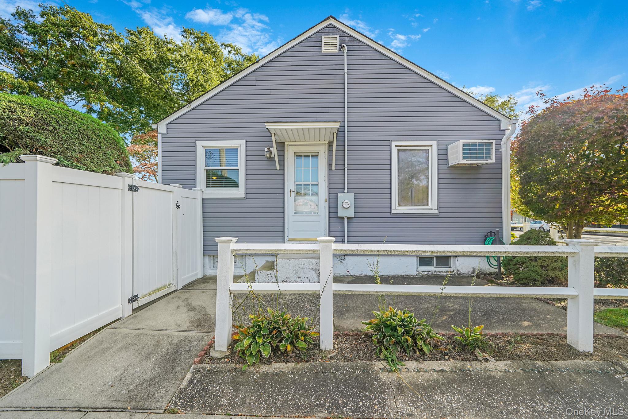 #5 photo, 1080 N Broadway, Massapequa , NY 11758