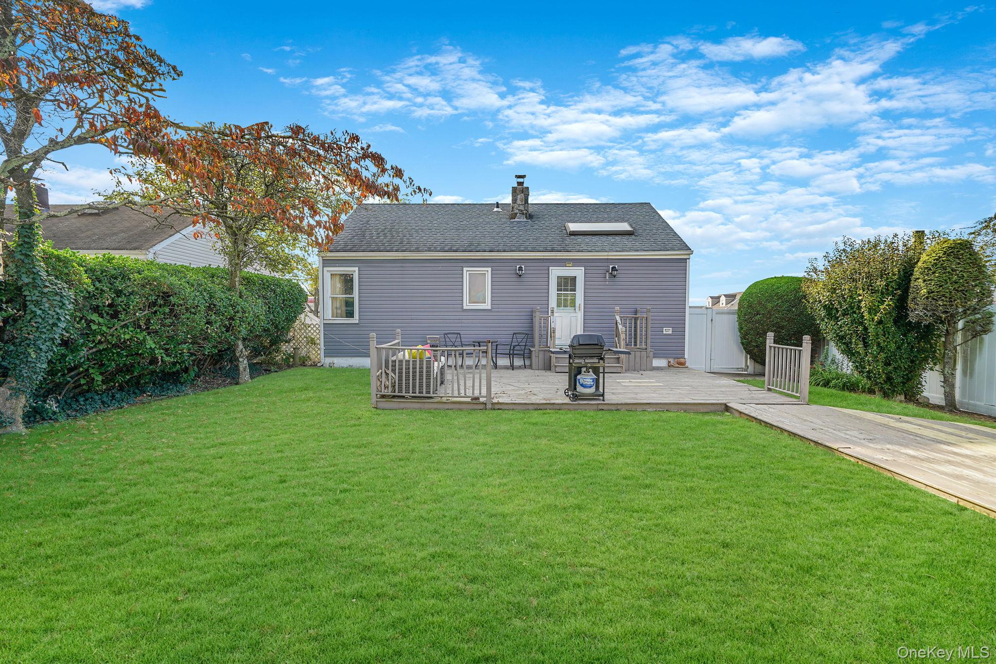 #8 photo, 1080 N Broadway, Massapequa , NY 11758