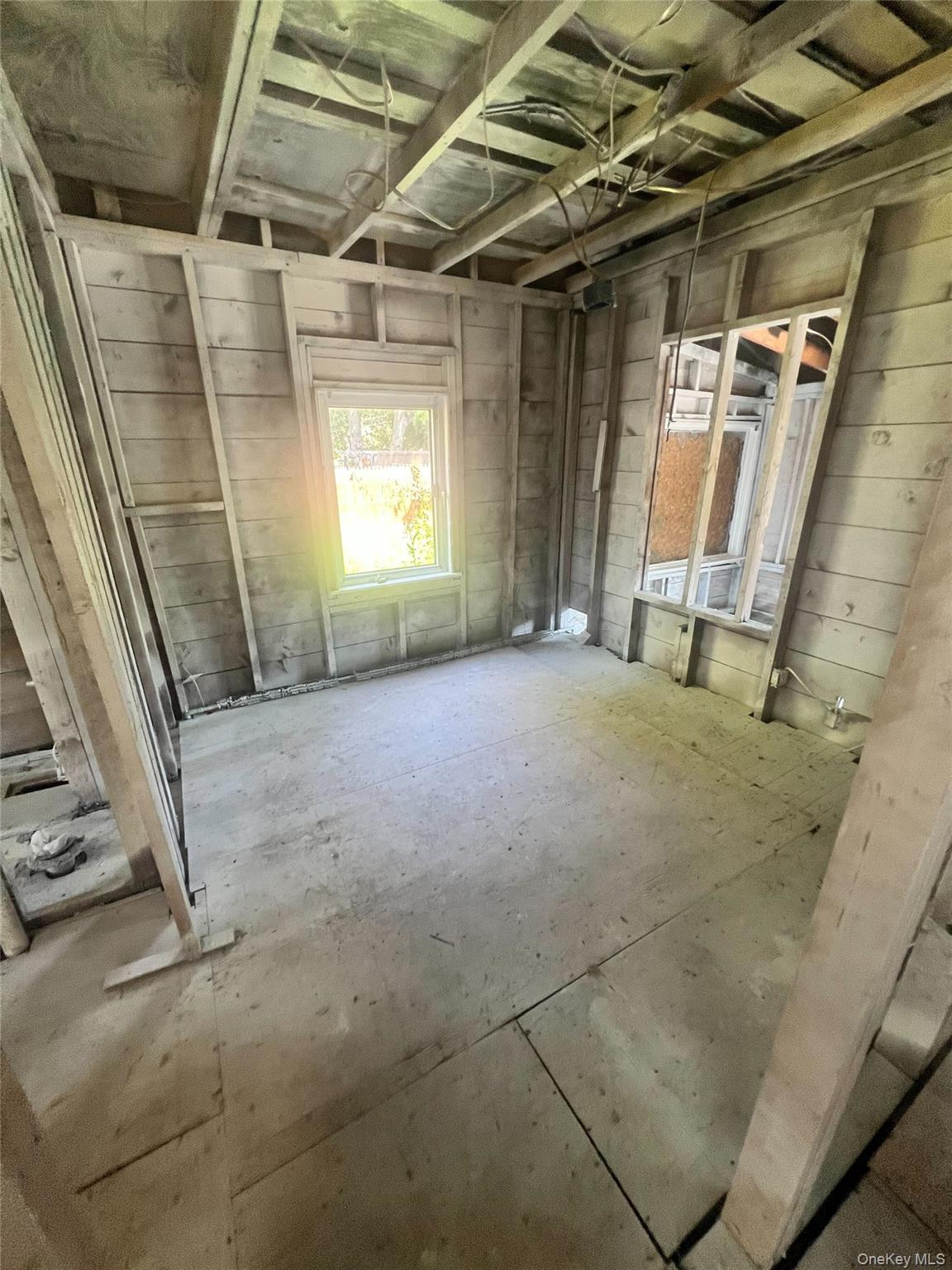 #5 photo, 28 Lakeview Court, Ronkonkoma , NY 11779