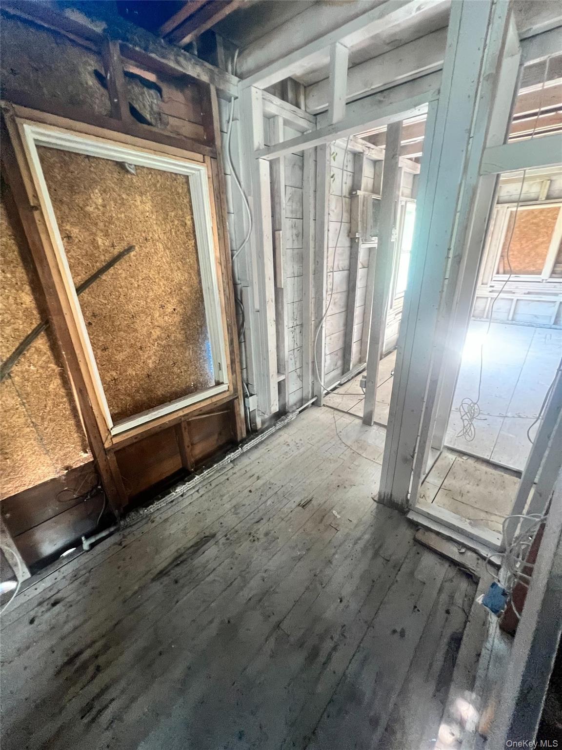 #7 photo, 28 Lakeview Court, Ronkonkoma , NY 11779