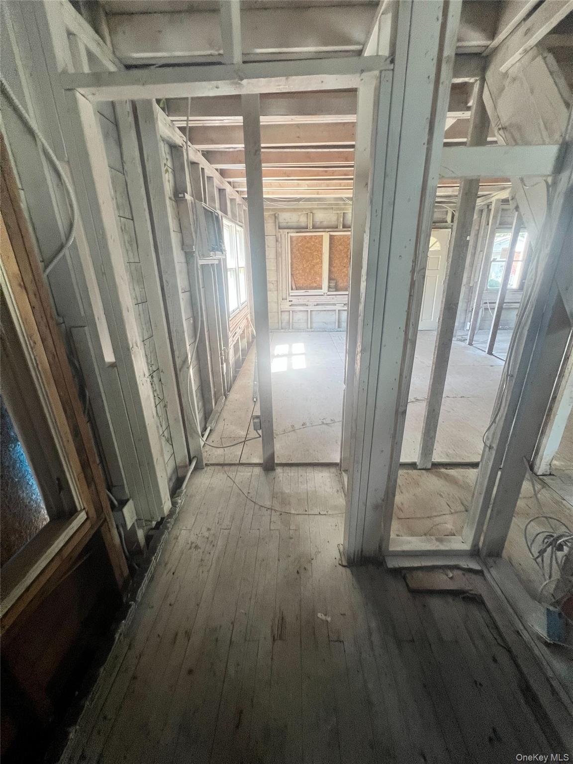 #8 photo, 28 Lakeview Court, Ronkonkoma , NY 11779