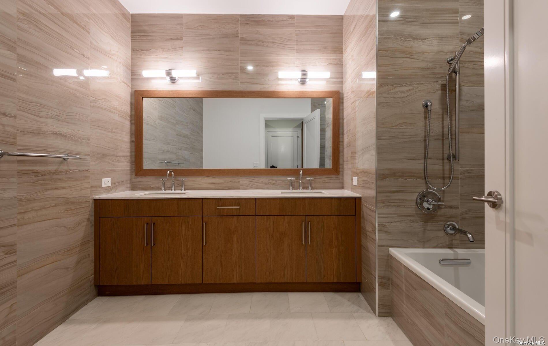 #10 photo, 100 Garvies Point Road, ナッソー郡 Glen Cove , NY 11542