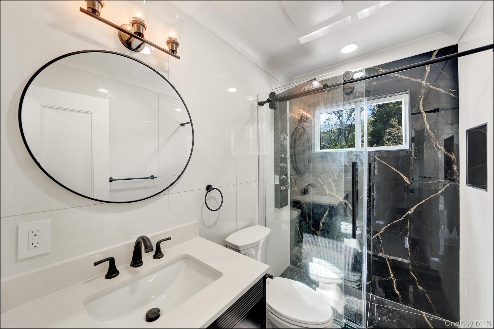 #11 photo, 63 Oak Avenue, サフォーク郡 Huntington Station , NY 11746