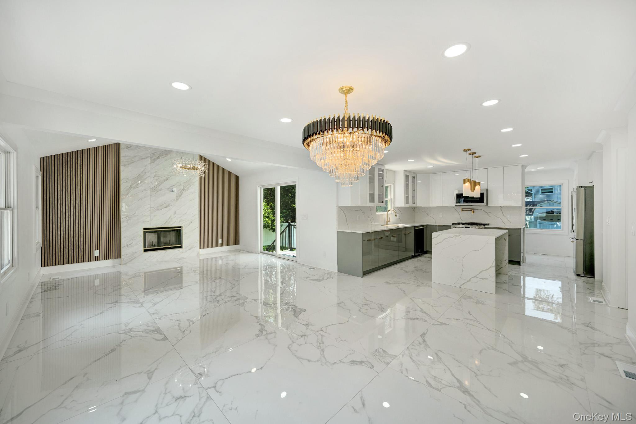 #12 photo, 63 Oak Avenue, サフォーク郡 Huntington Station , NY 11746