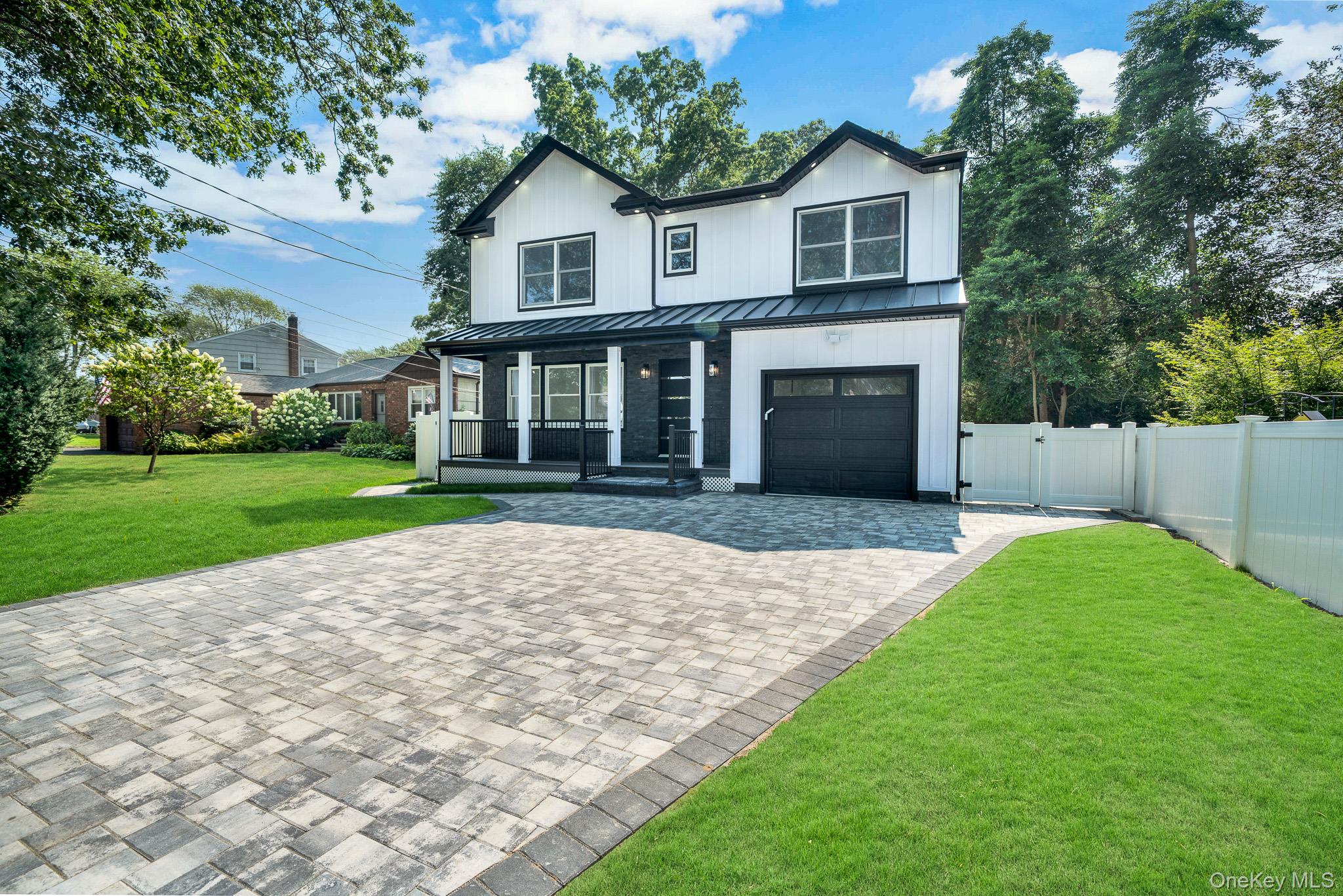 #3 photo, 63 Oak Avenue, サフォーク郡 Huntington Station , NY 11746