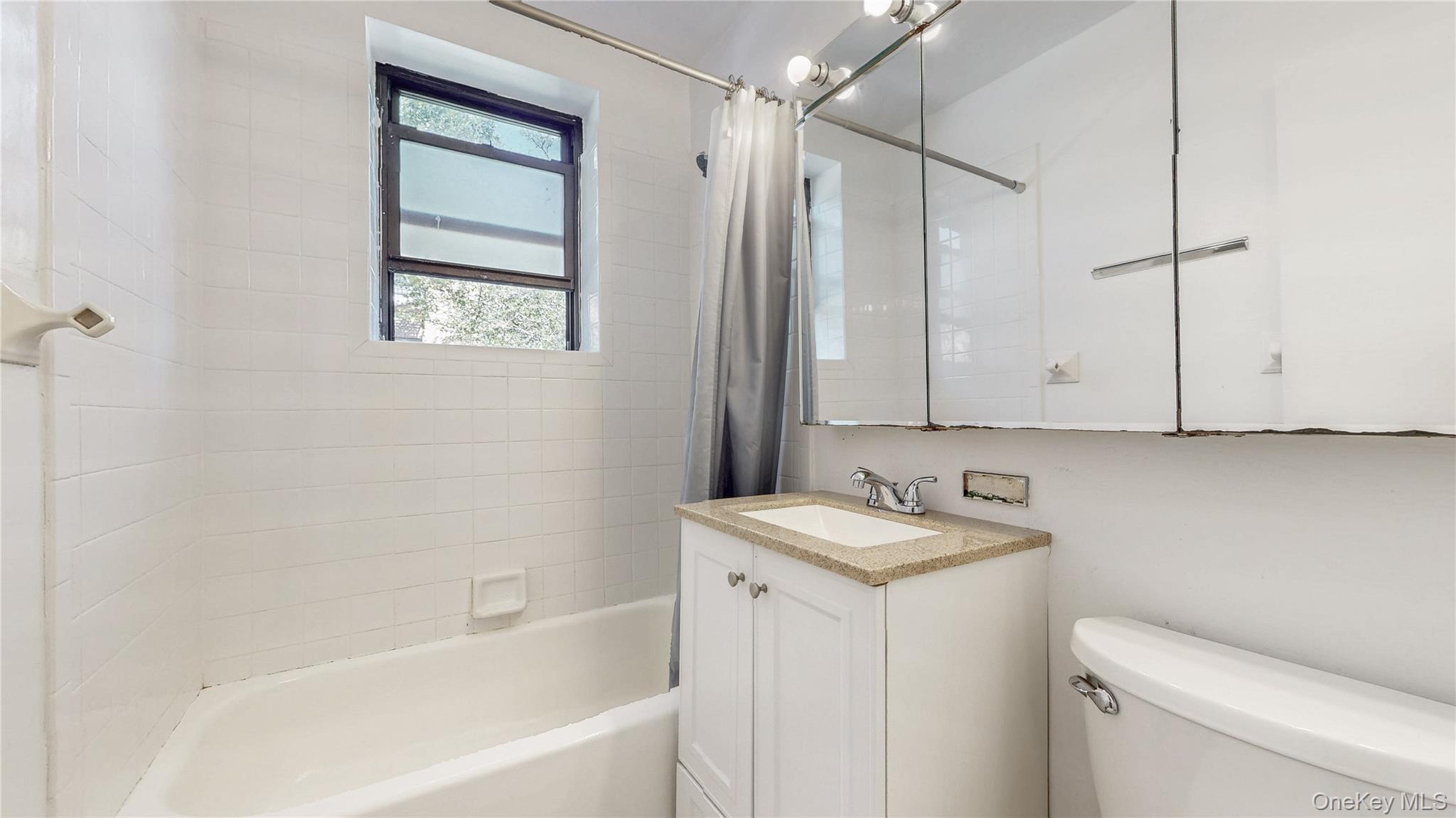 #16 photo, 215-28 47th Avenue, クイーンズ区 Bayside , NY 11361