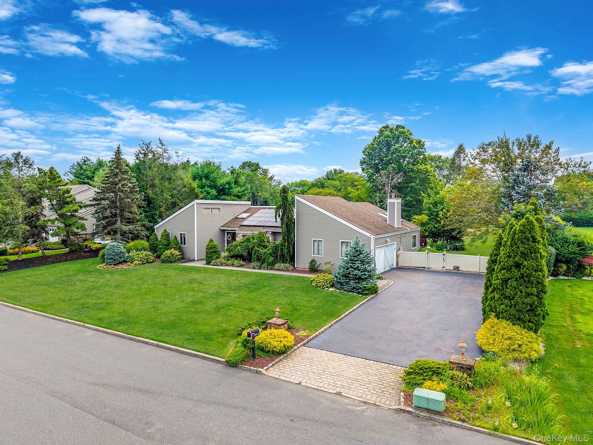 #1 photo, 14 Jesse Way, Mount Sinai , NY 11766