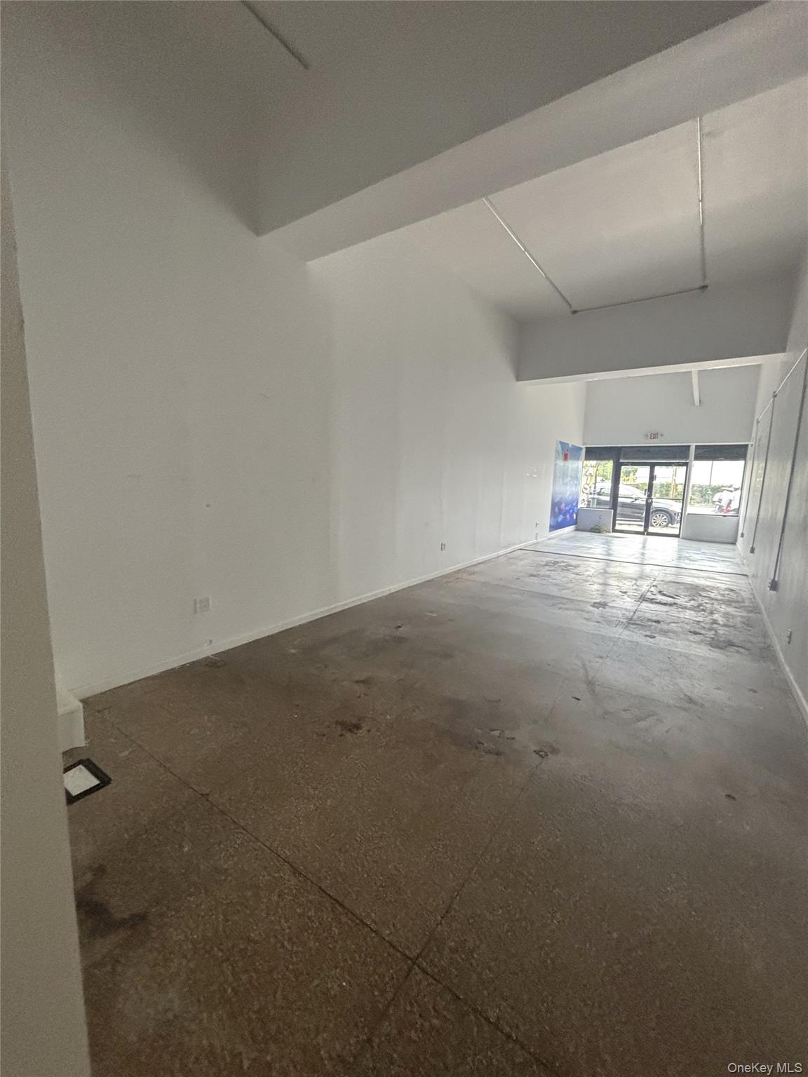 #3 photo, 350D Nassau Road, ナッソー郡 Roosevelt , NY 11575