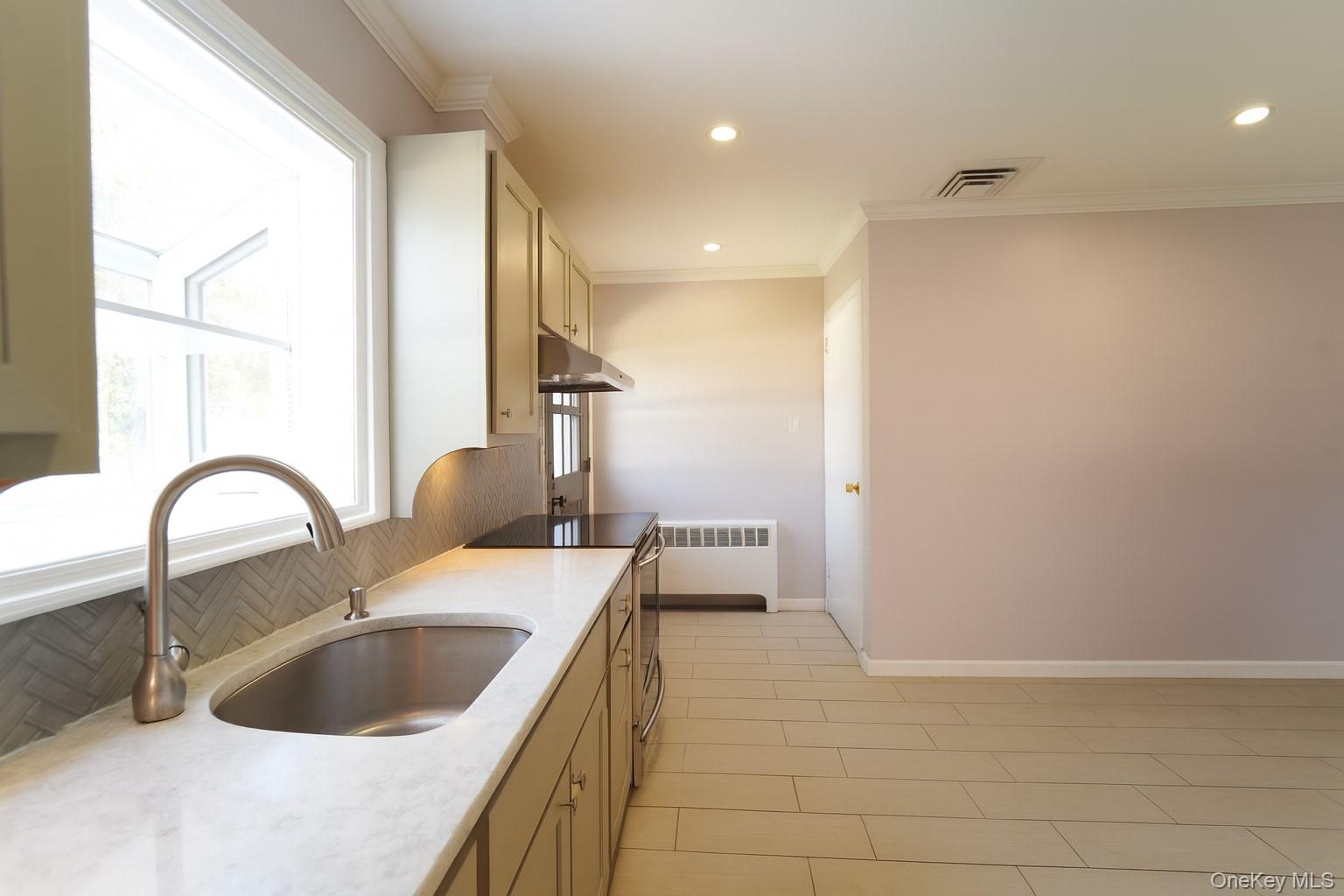 #8 photo, 642 Salisbury Park Drive, Westbury , NY 11590