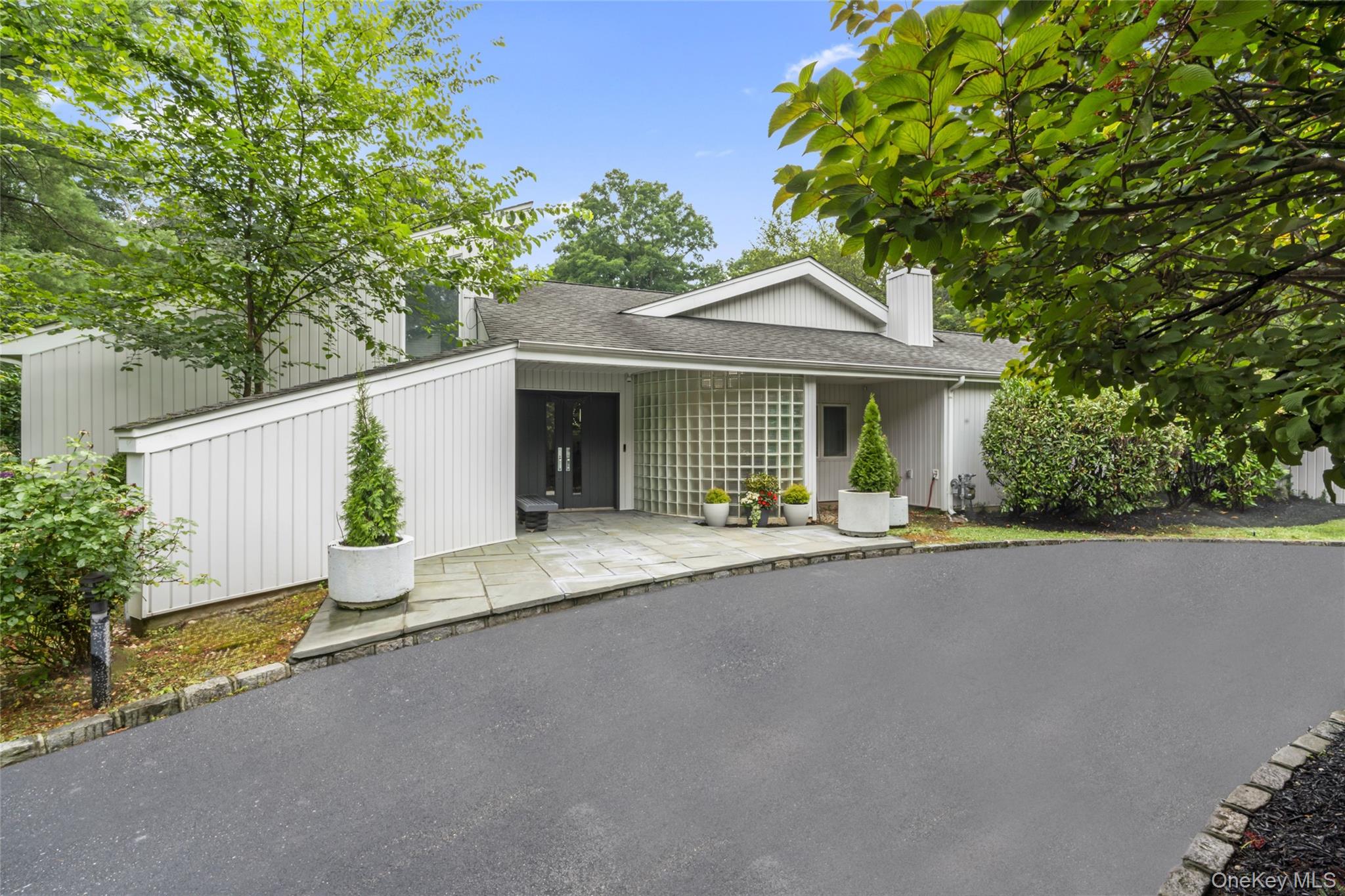 #1 photo, 2 Bristol Drive, Woodbury , NY 11797