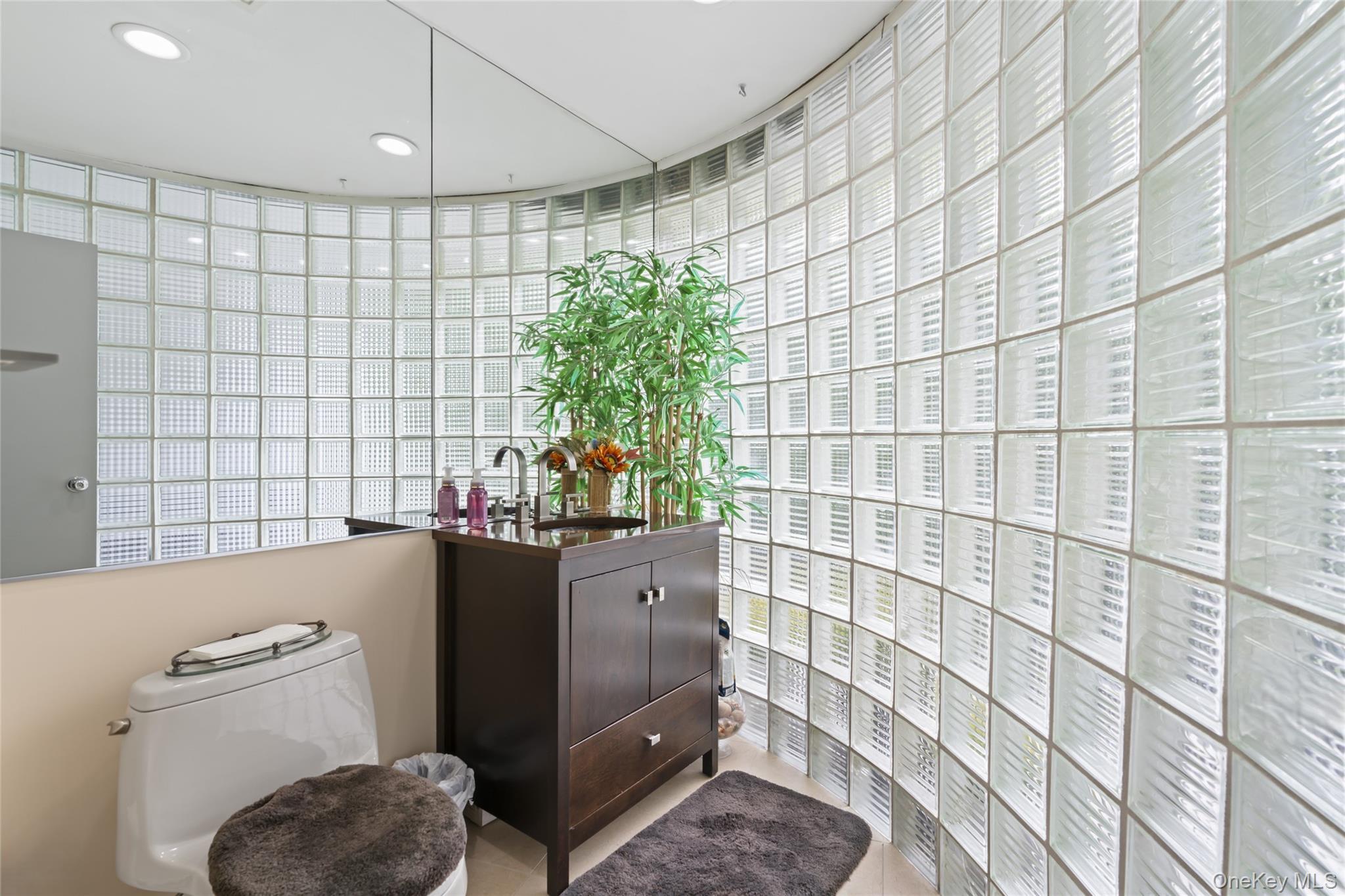 #11 photo, 2 Bristol Drive, Woodbury , NY 11797