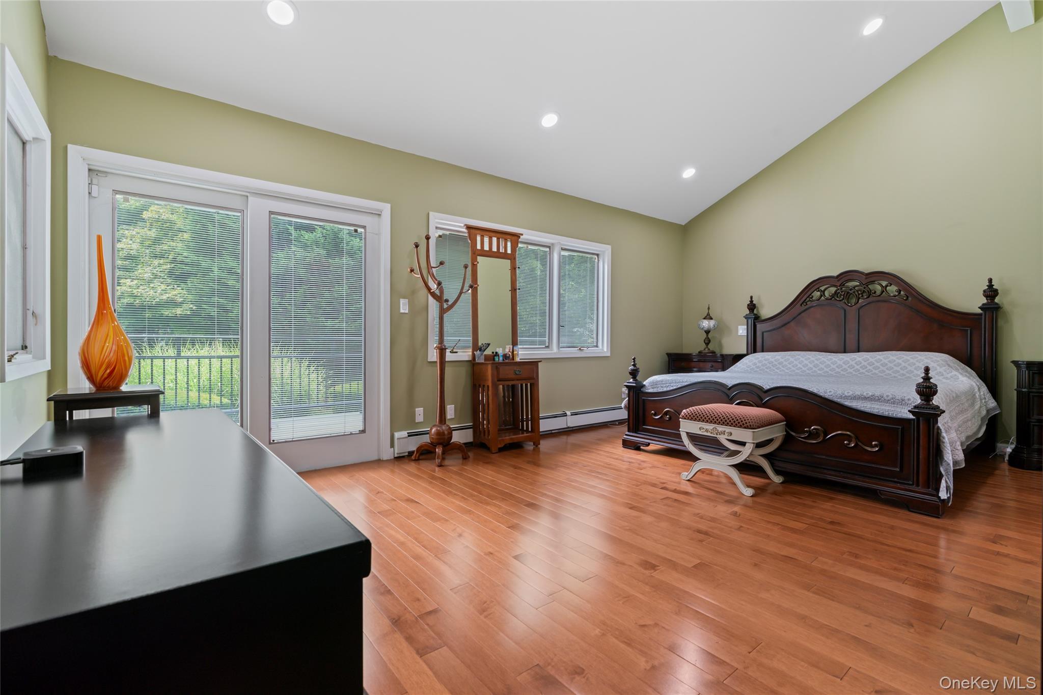 #20 photo, 2 Bristol Drive, Woodbury , NY 11797