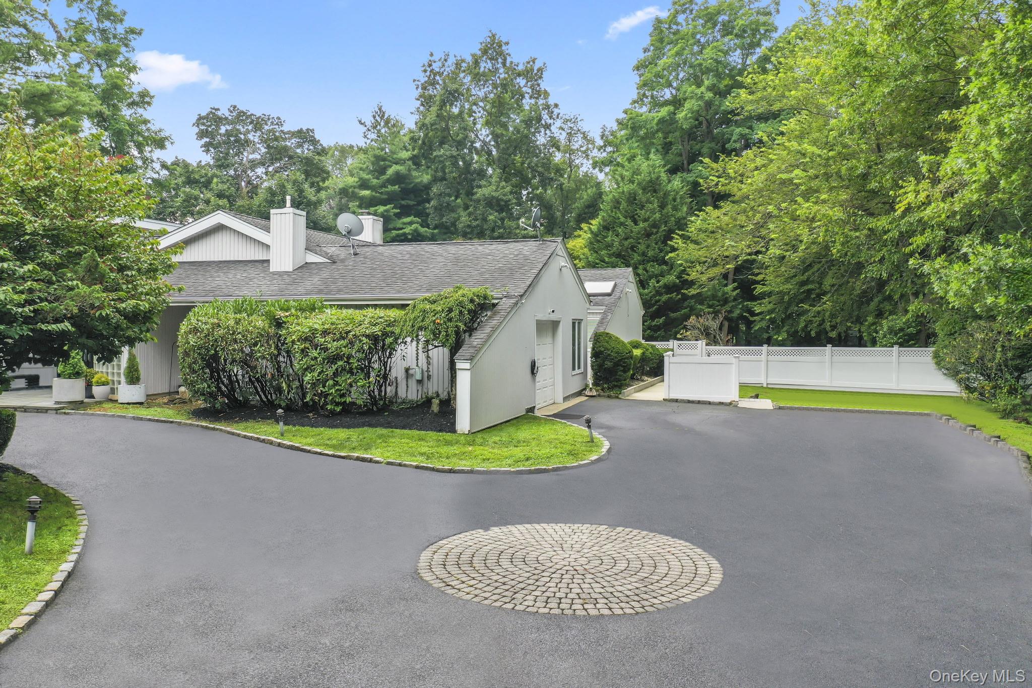 #3 photo, 2 Bristol Drive, Woodbury , NY 11797