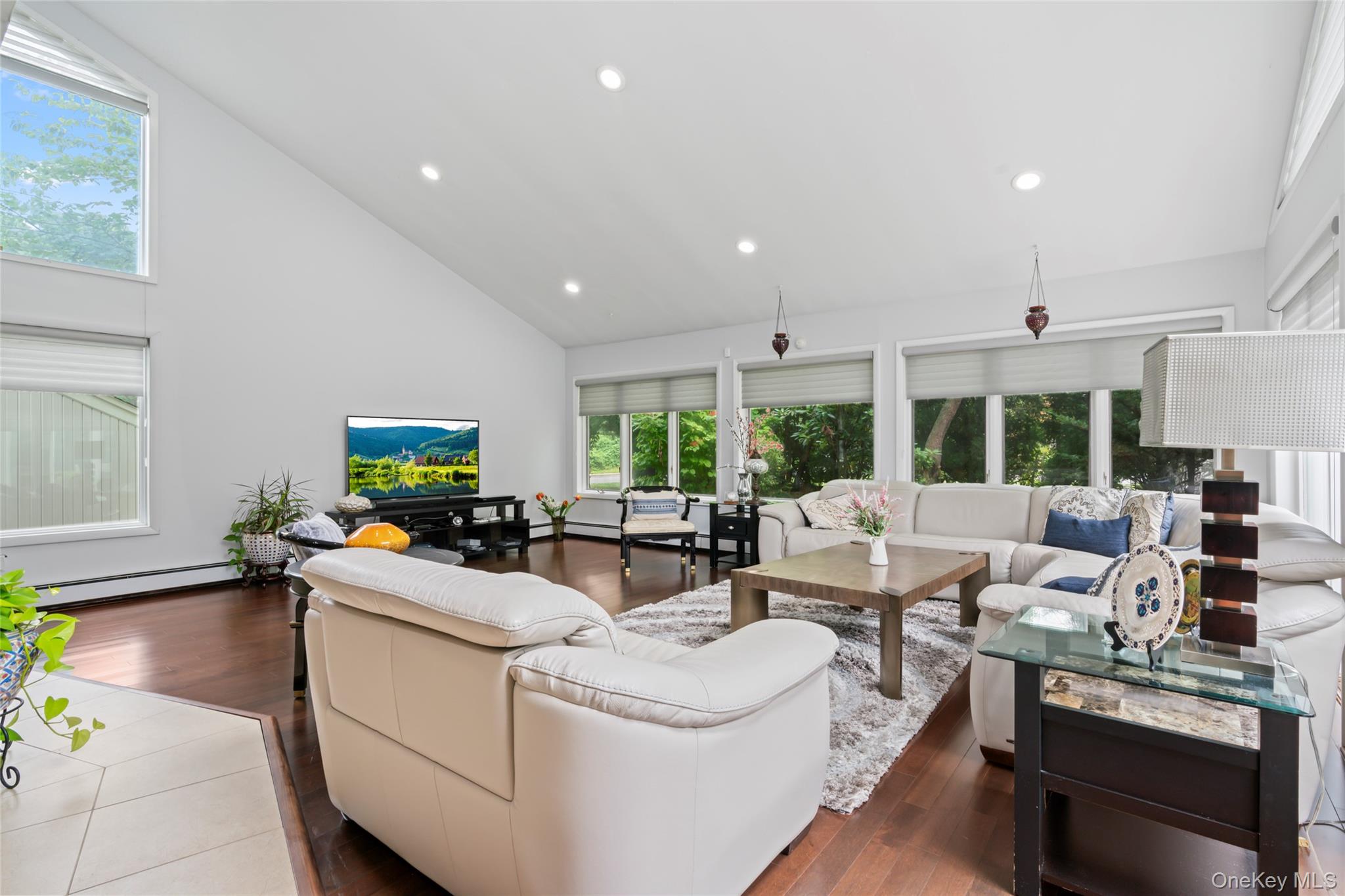 #8 photo, 2 Bristol Drive, Woodbury , NY 11797