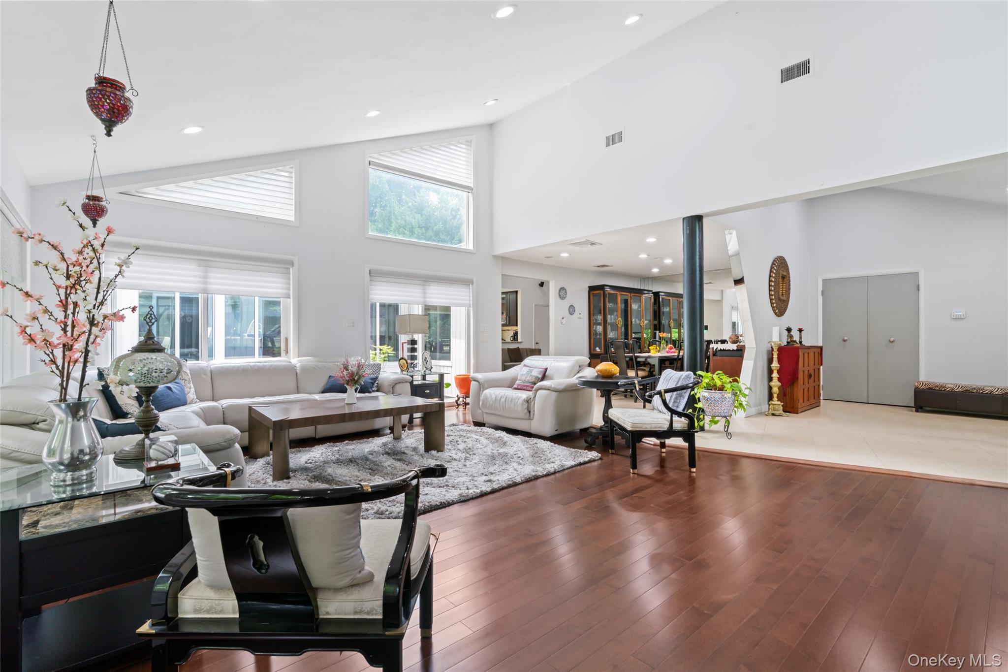 #9 photo, 2 Bristol Drive, Woodbury , NY 11797