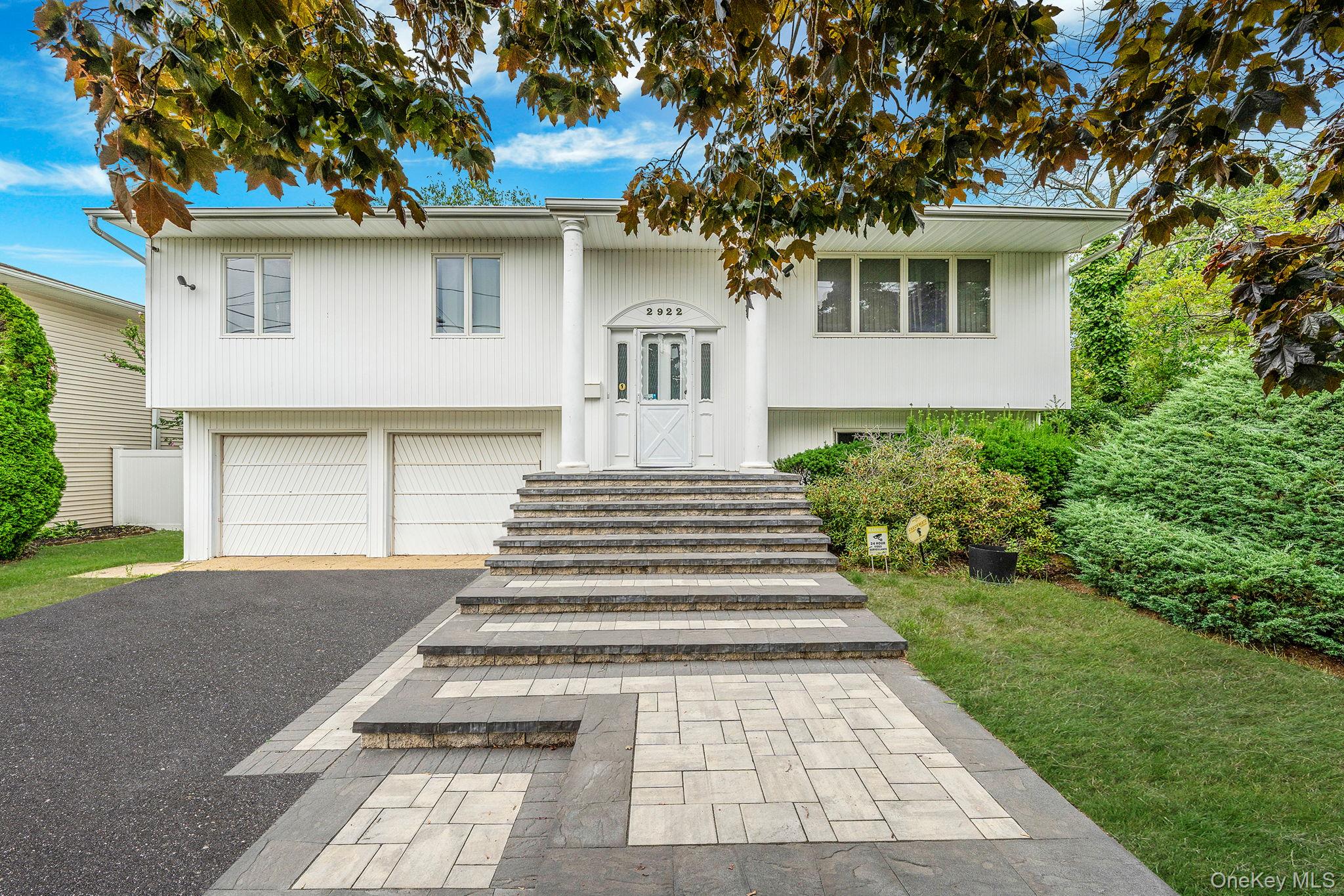 #1 photo, 2922 Bond Drive, नासाउ काउंटी Merrick , NY 11566