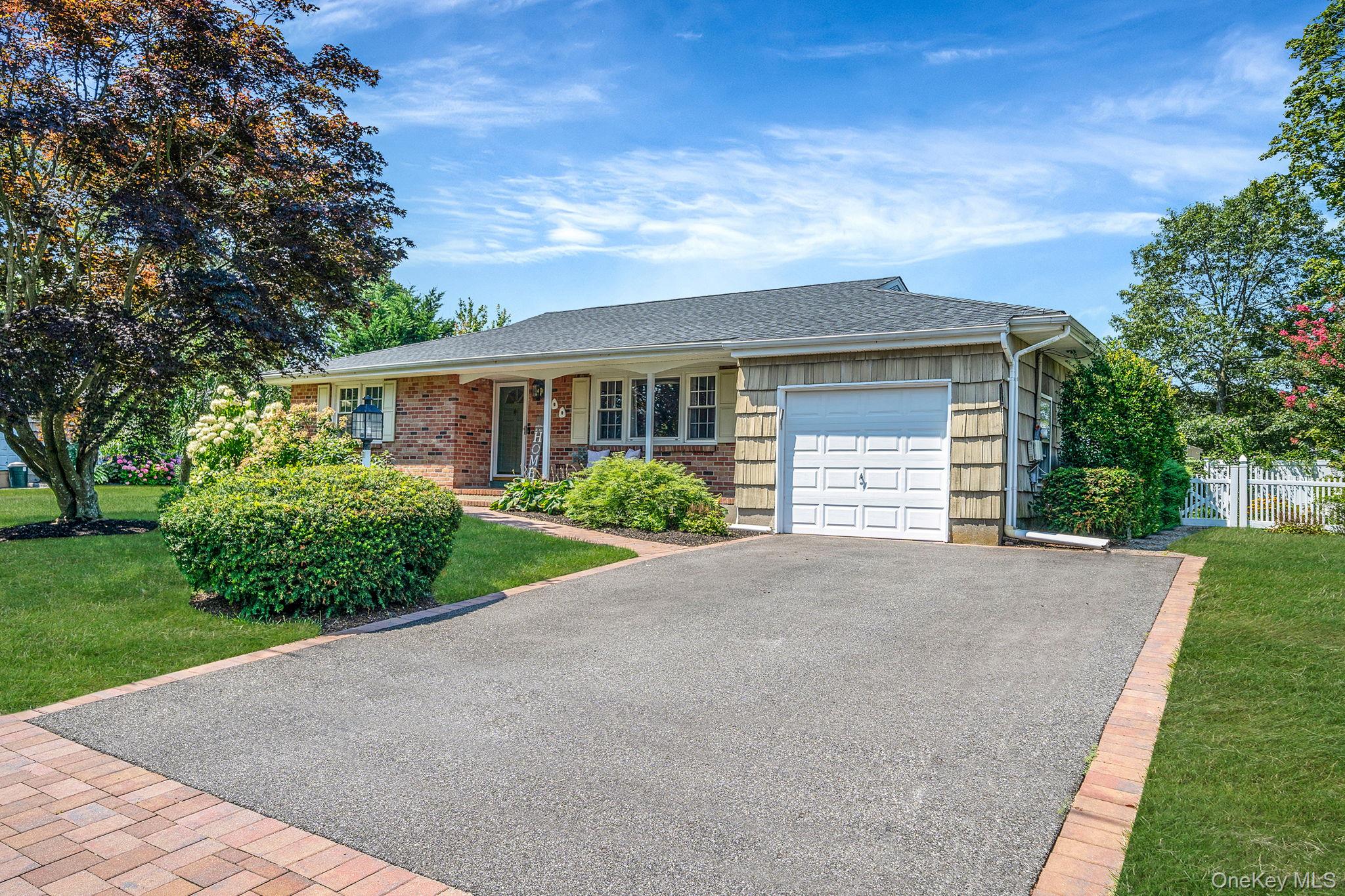 #1 photo, 100 Barrett Avenue, Bayport , NY 11705