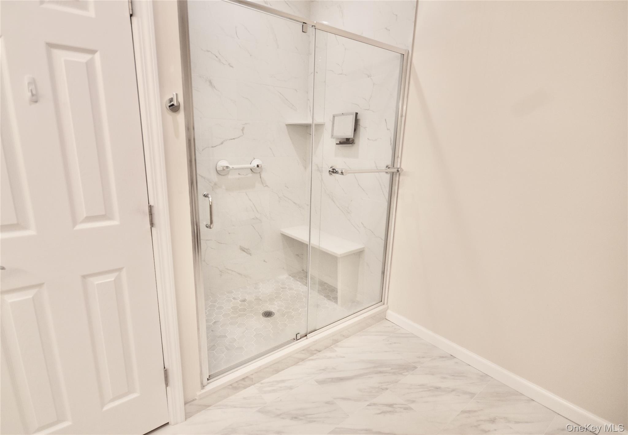 #13 photo, 679 Balfour Place, サフォーク郡 Melville , NY 11747