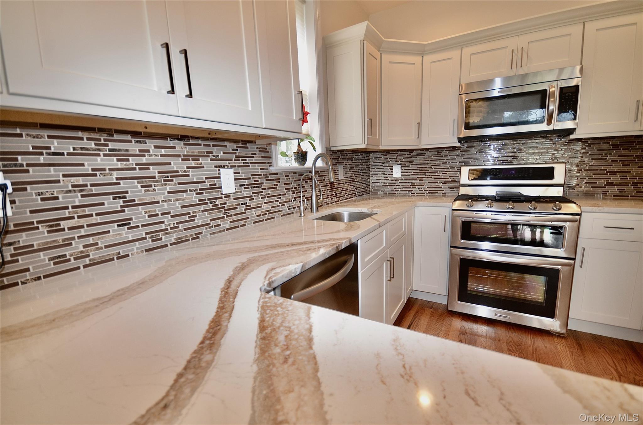 #2 photo, 679 Balfour Place, サフォーク郡 Melville , NY 11747