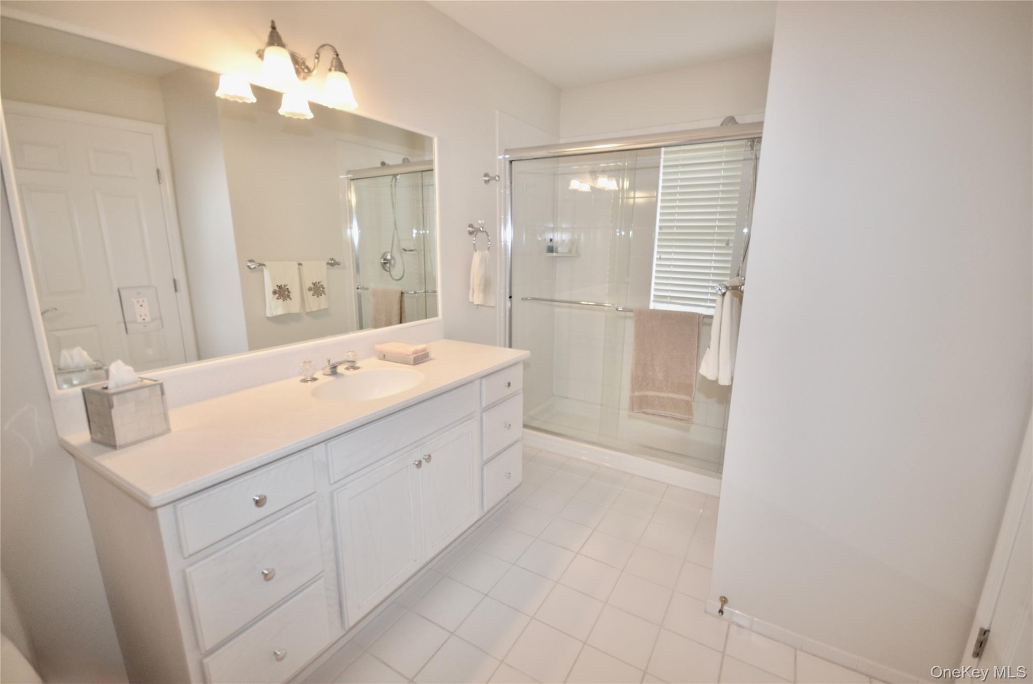 #20 photo, 679 Balfour Place, サフォーク郡 Melville , NY 11747