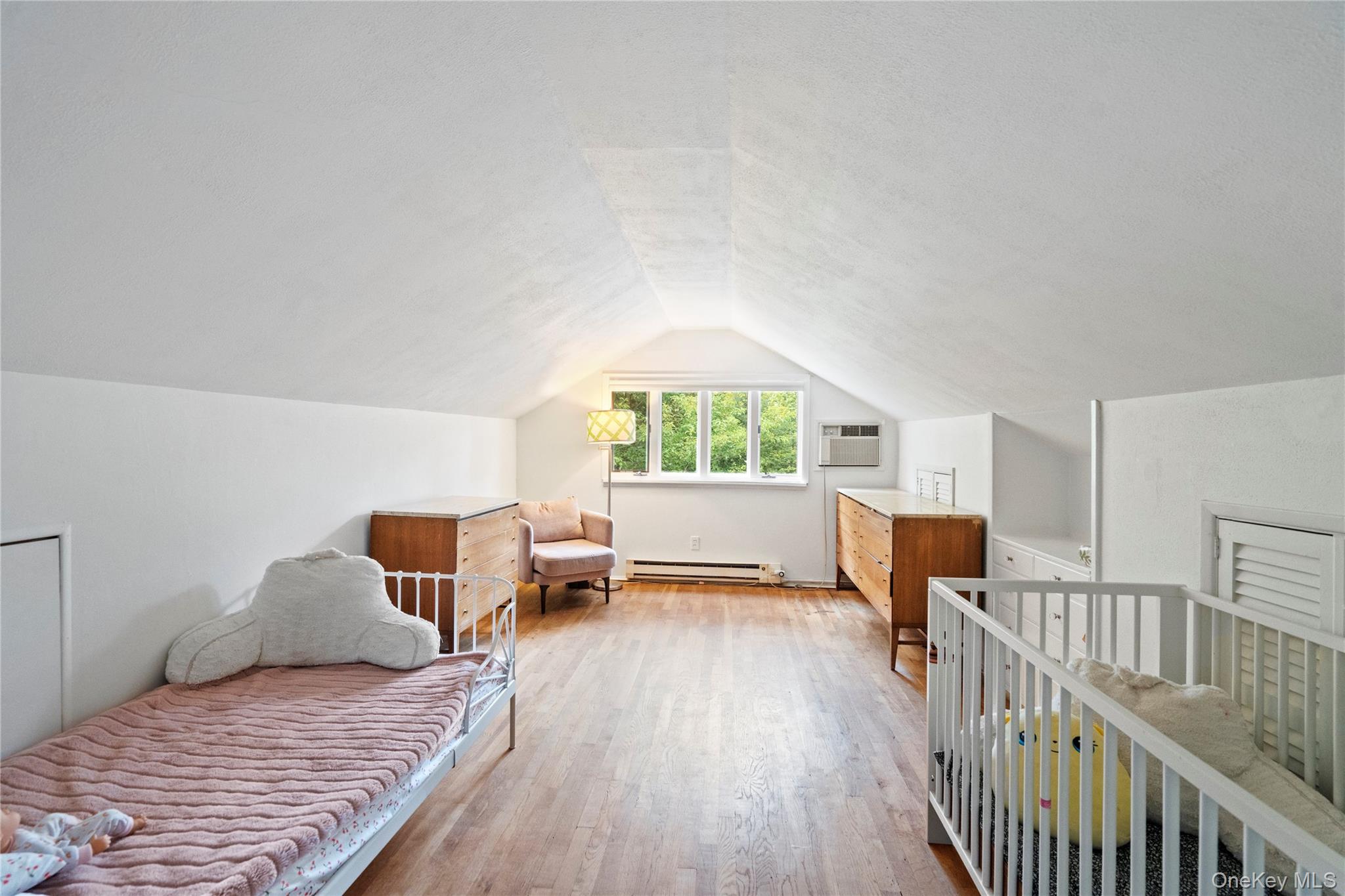 #17 photo, 7 Meriden Place, Melville , NY 11747