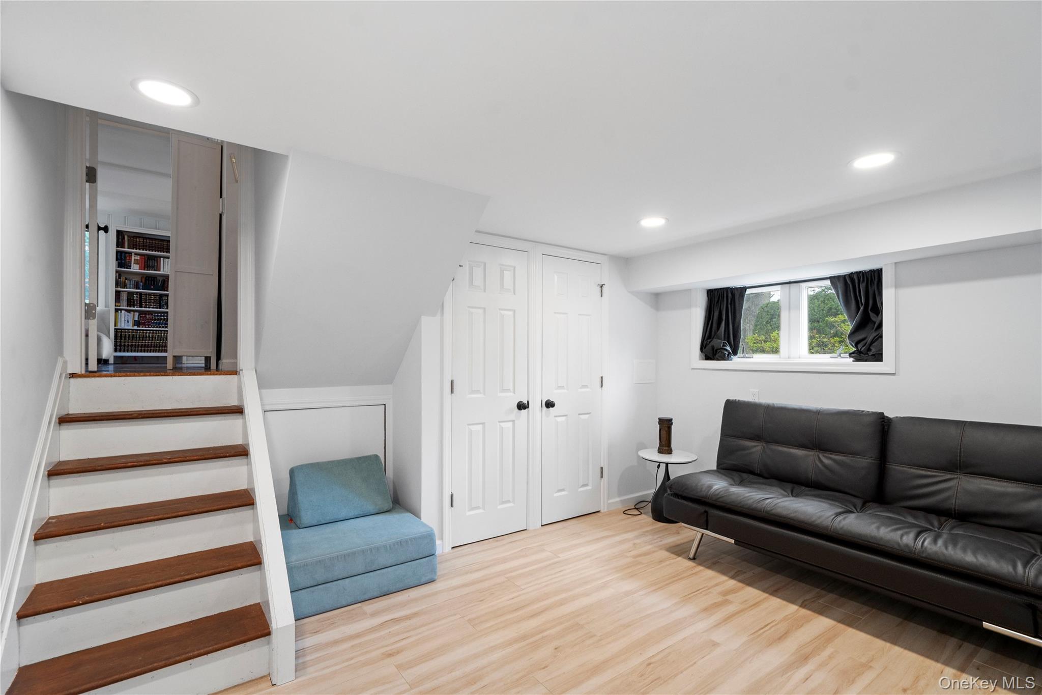 #18 photo, 7 Meriden Place, Melville , NY 11747