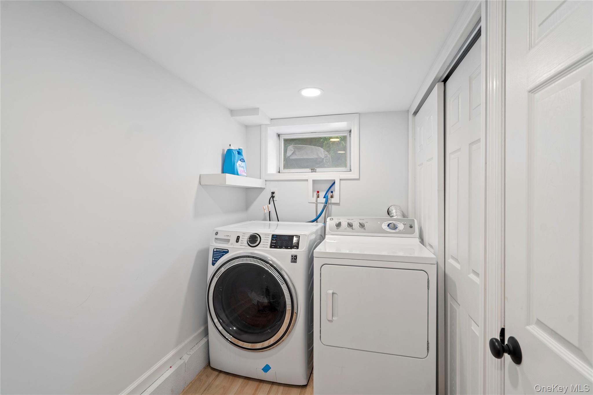 #19 photo, 7 Meriden Place, Melville , NY 11747