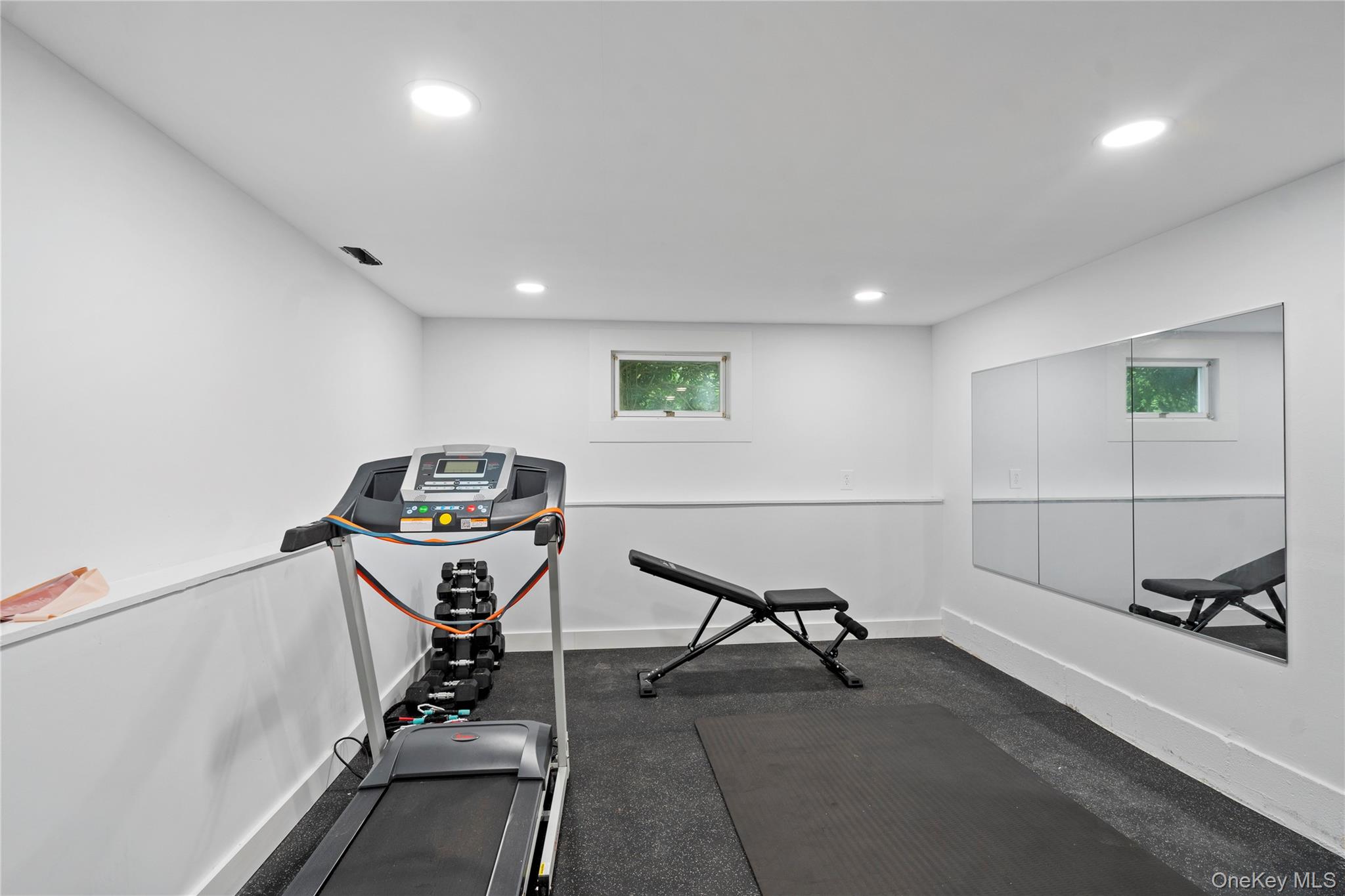 #20 photo, 7 Meriden Place, Melville , NY 11747