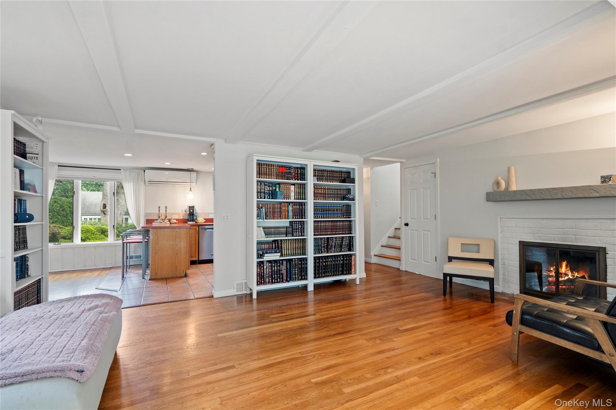 #6 photo, 7 Meriden Place, Melville , NY 11747