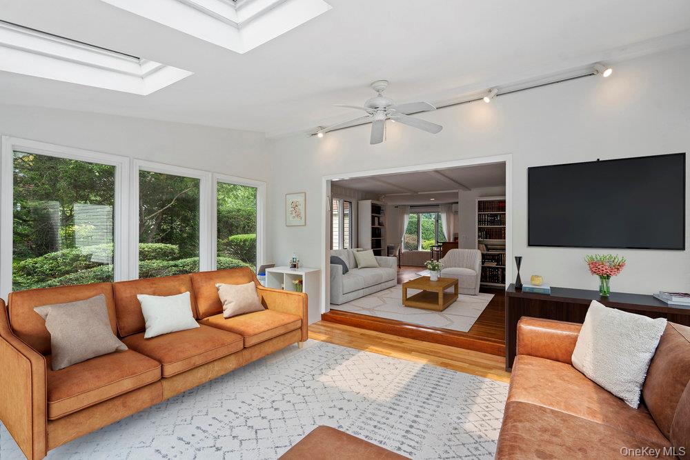 #8 photo, 7 Meriden Place, Melville , NY 11747