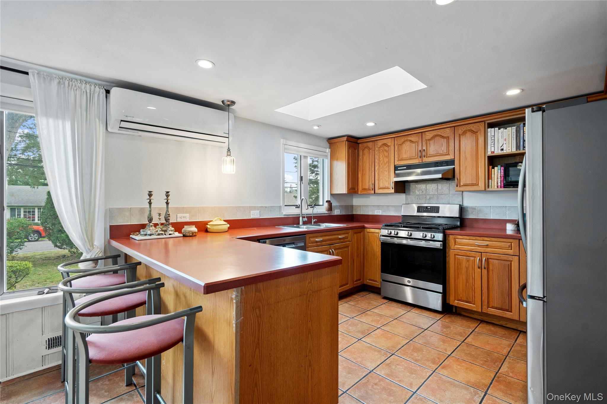 #9 photo, 7 Meriden Place, Melville , NY 11747