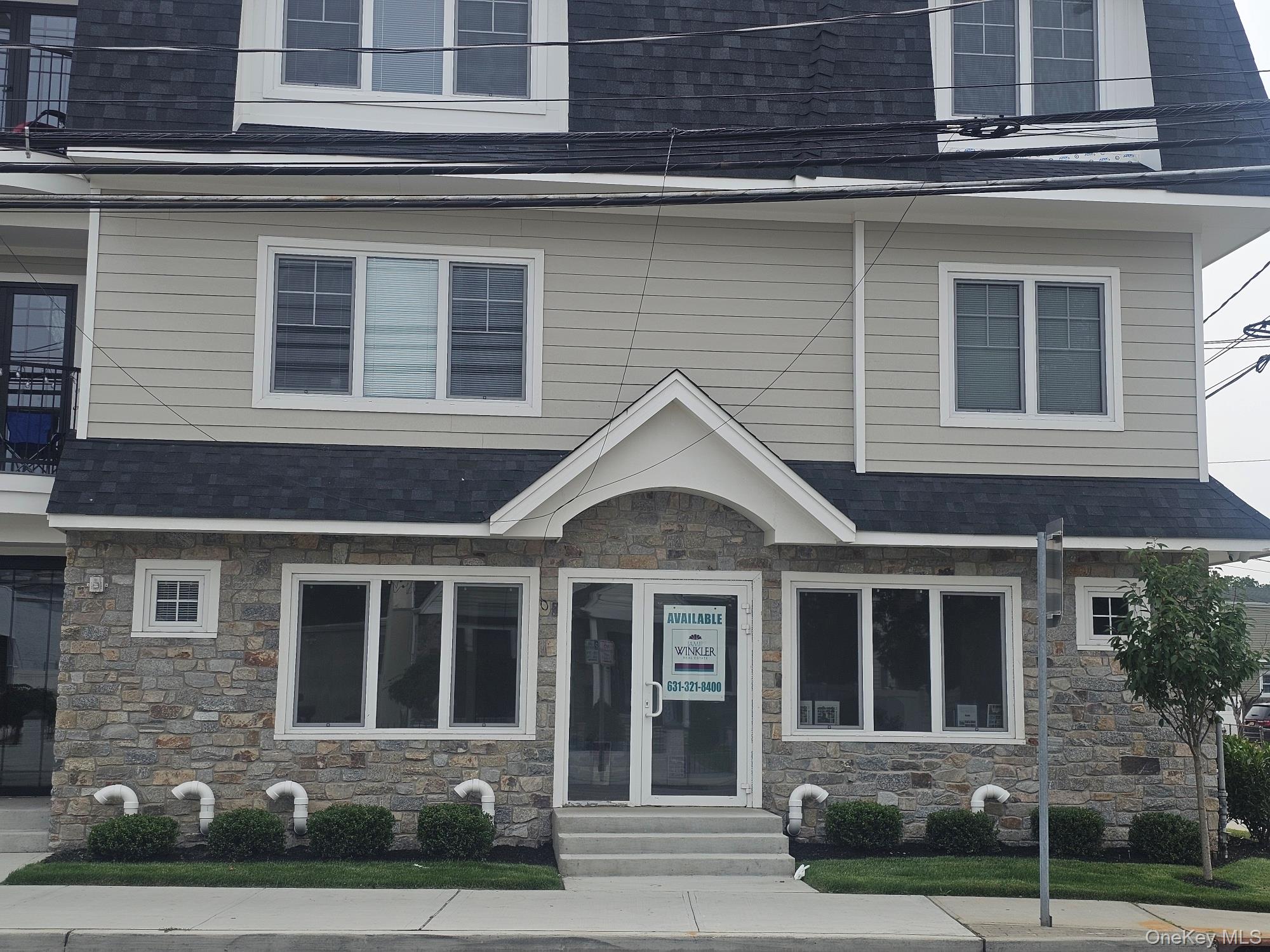 #1 photo, 400 Oak Street, Copiague , NY 11726