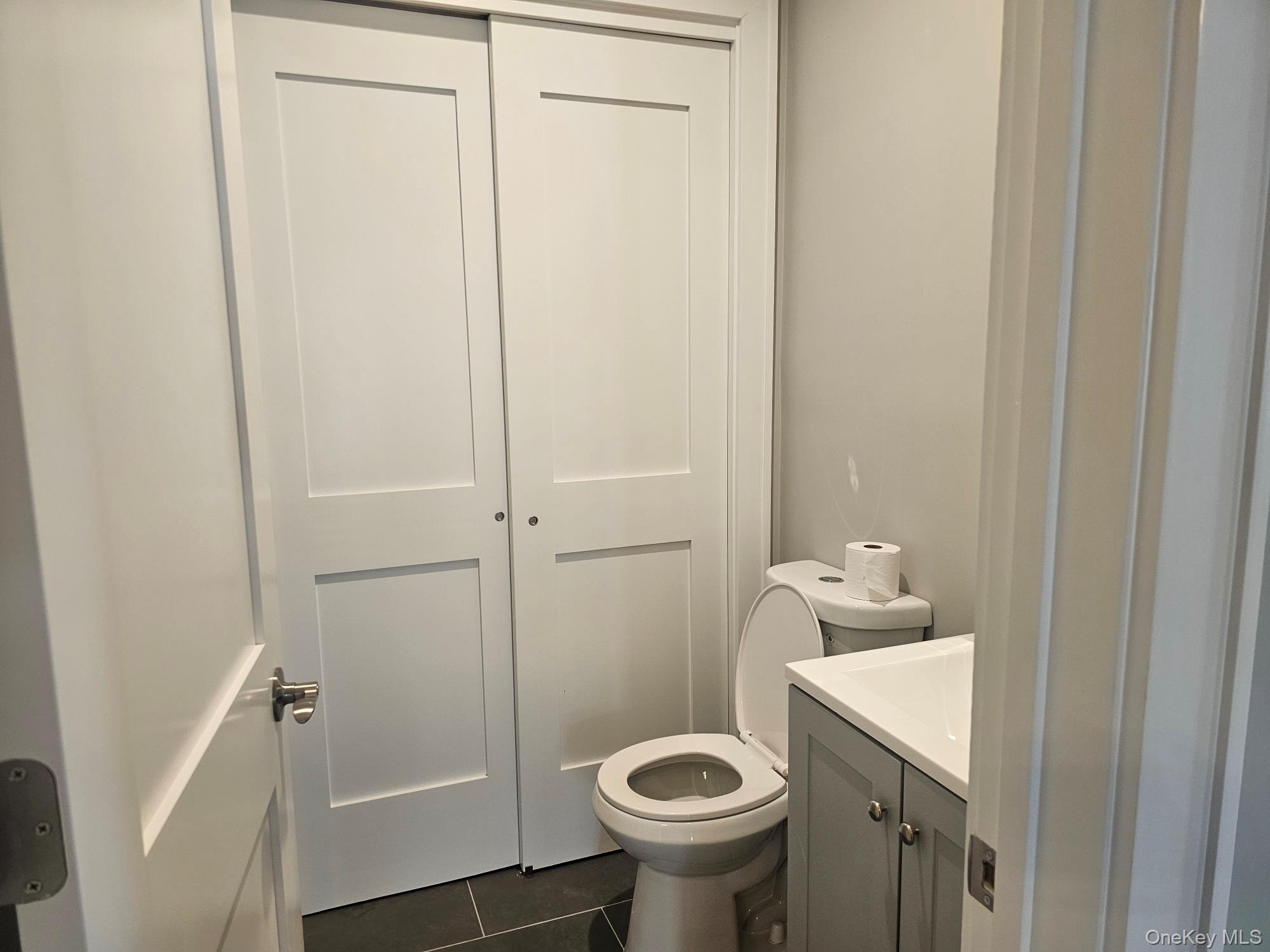 #11 photo, 400 Oak Street, Copiague , NY 11726