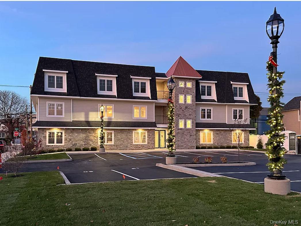 #12 photo, 400 Oak Street, Copiague , NY 11726