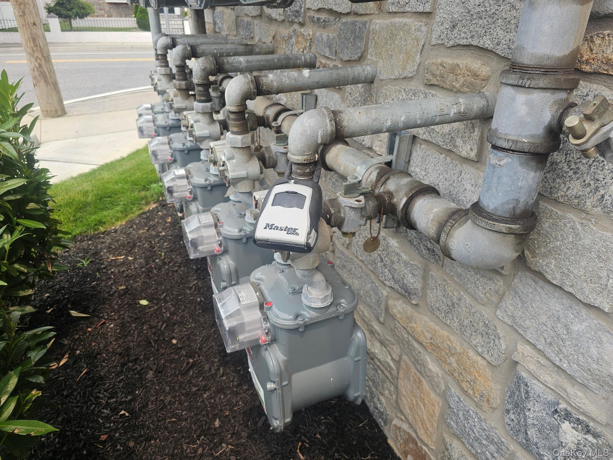 #14 photo, 400 Oak Street, Copiague , NY 11726