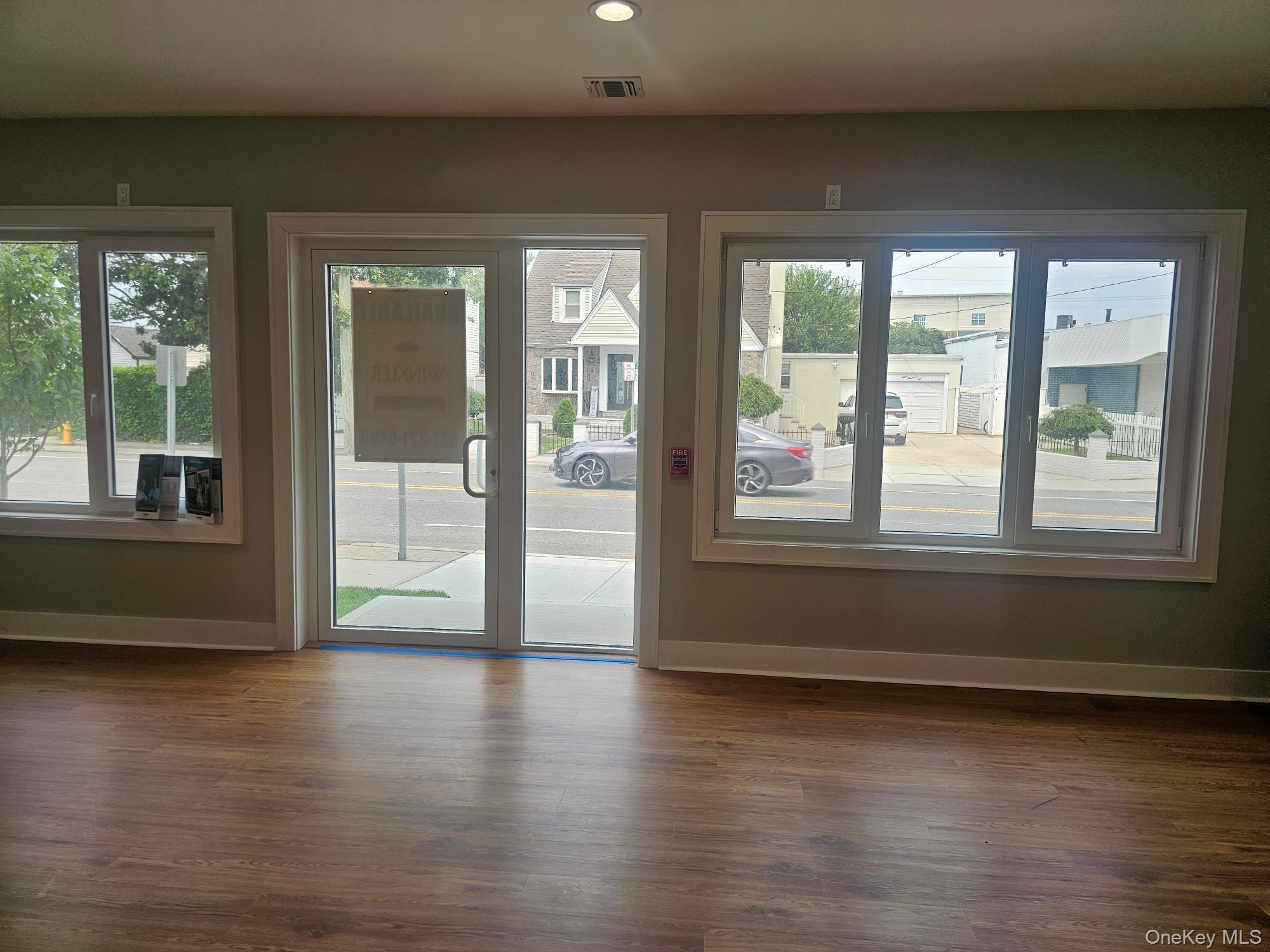 #8 photo, 400 Oak Street, Copiague , NY 11726