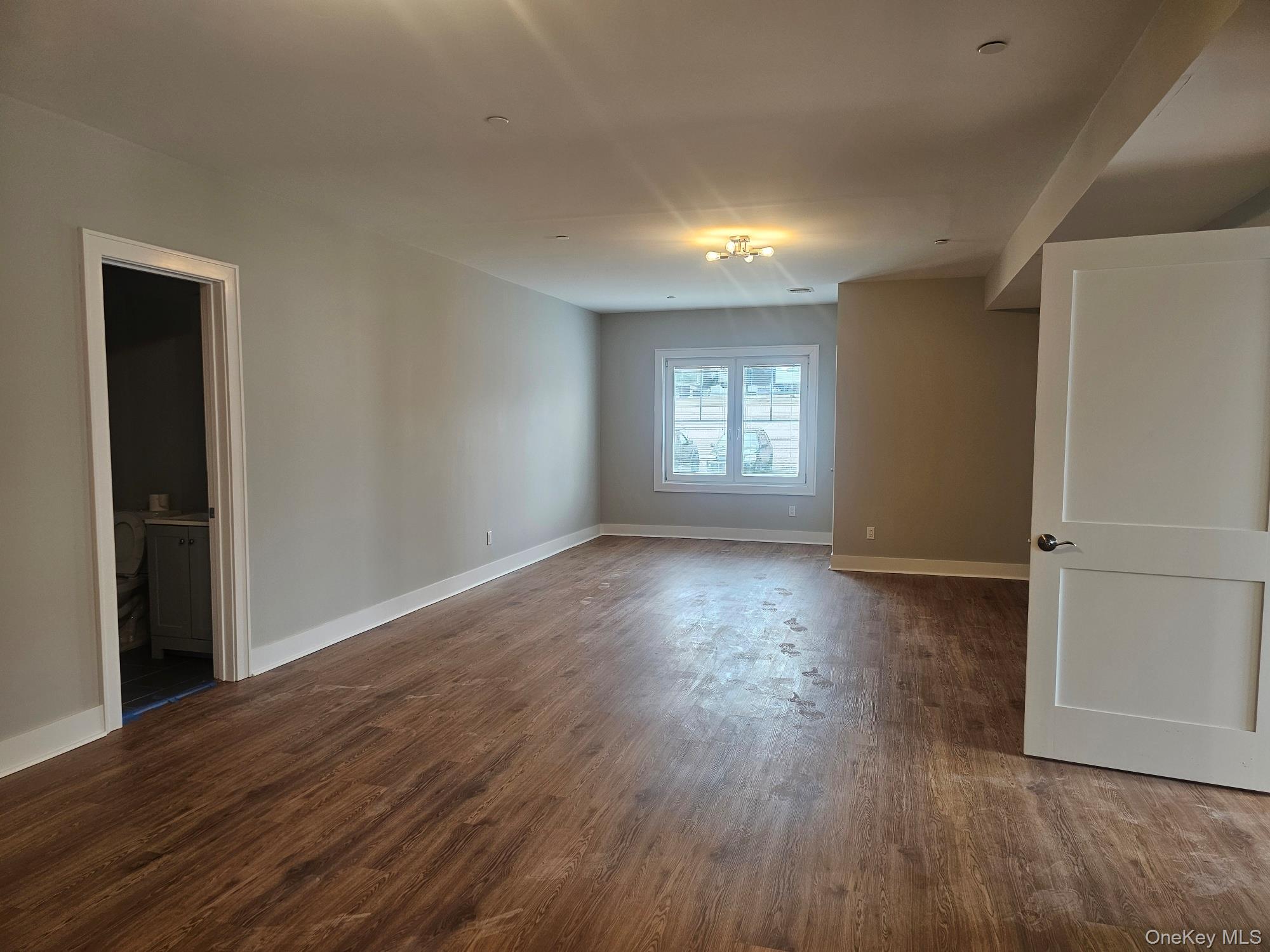 #9 photo, 400 Oak Street, Copiague , NY 11726