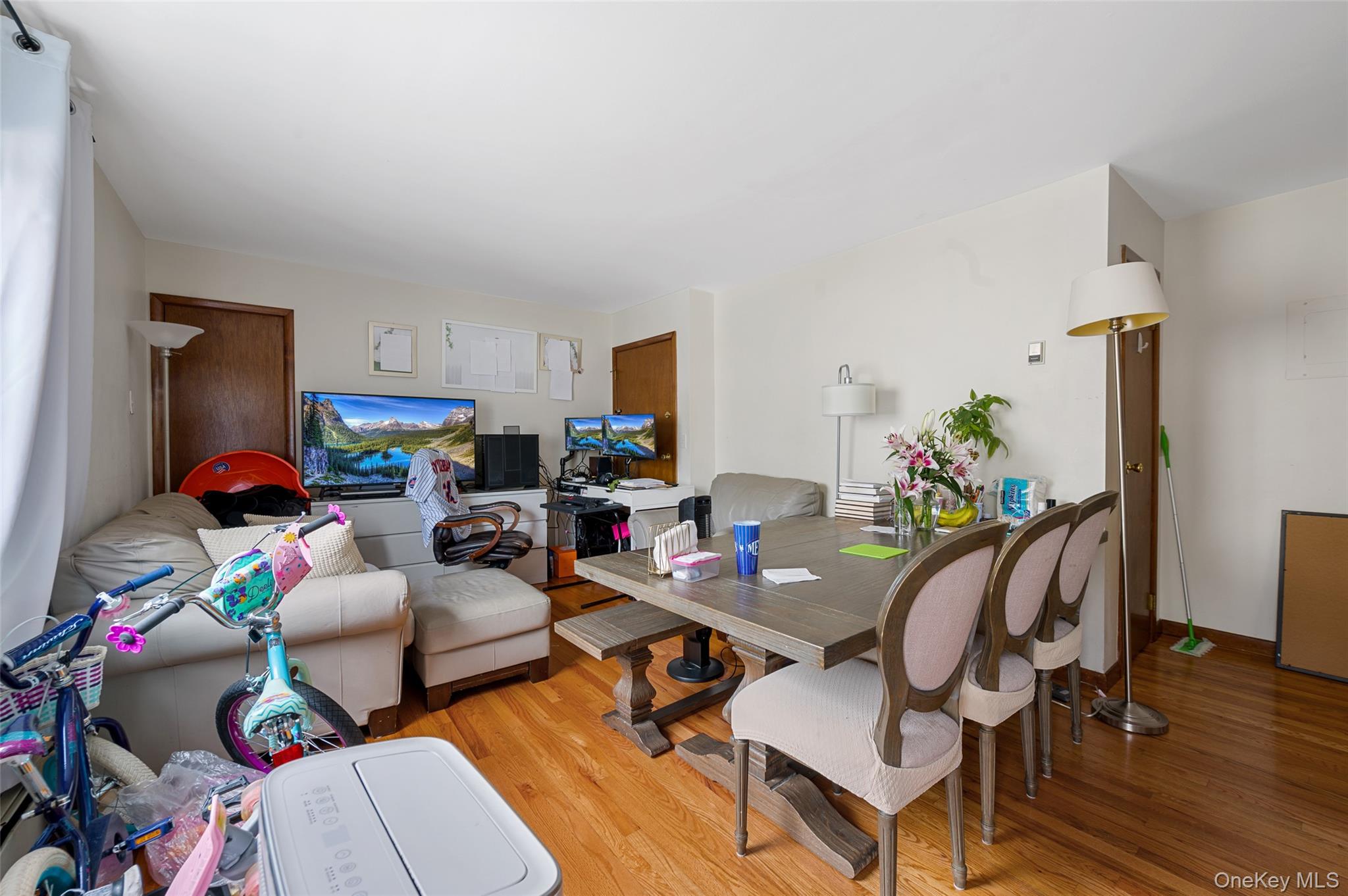 #5 photo, 206-16 45th Road, Bayside , NY 11361