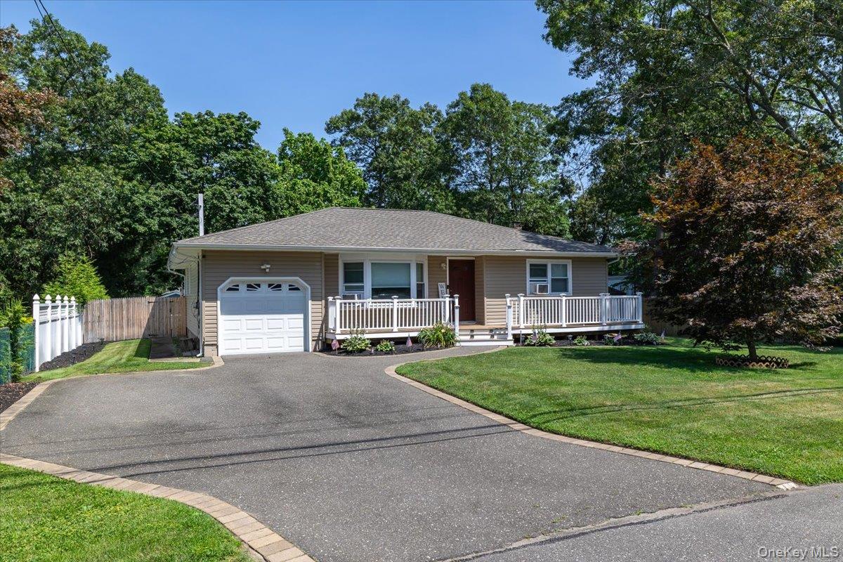 #1 photo, 355 Avenue A, Ronkonkoma , NY 11779