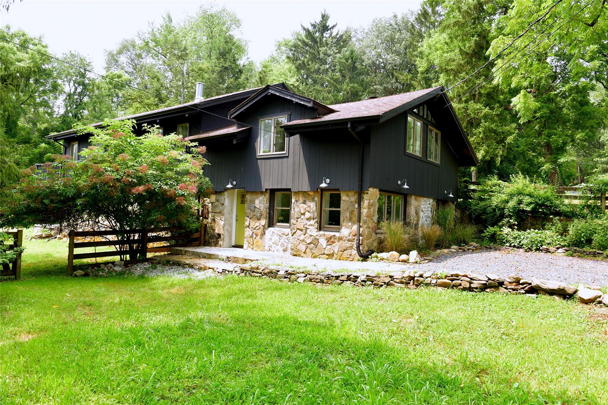 #1 photo, 47 Waterbury Road, Warwick , NY 10990