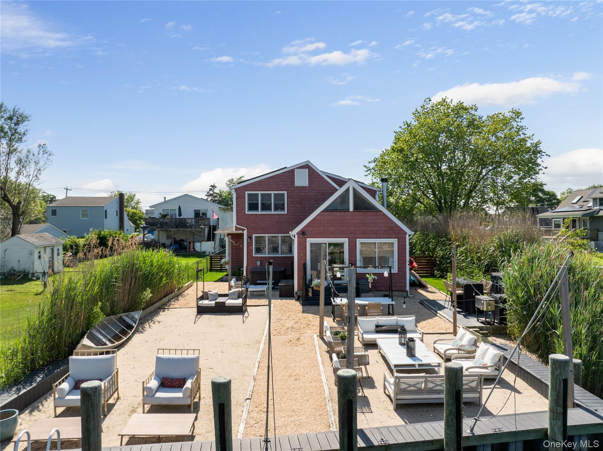 #1 photo, 275 Baylawn Avenue, सफ़ोक काउंटी Copiague , NY 11726