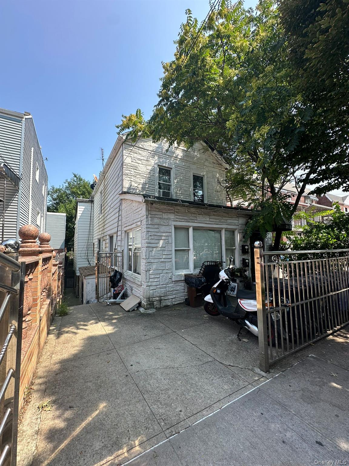 #2 photo, 2080 Matthews Avenue, Bronx , NY 10462