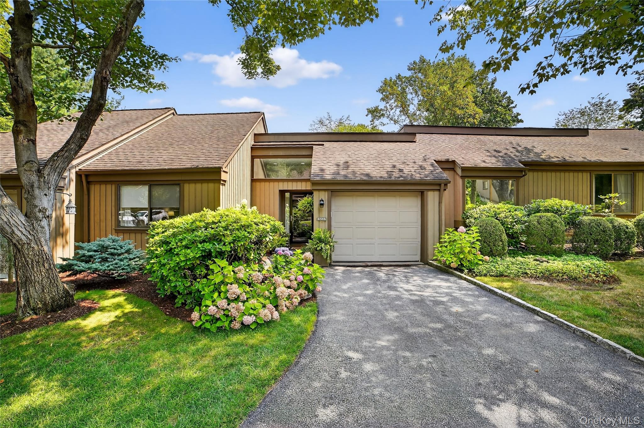 #1 photo, 372 Heritage Hills, Somers , NY 10589