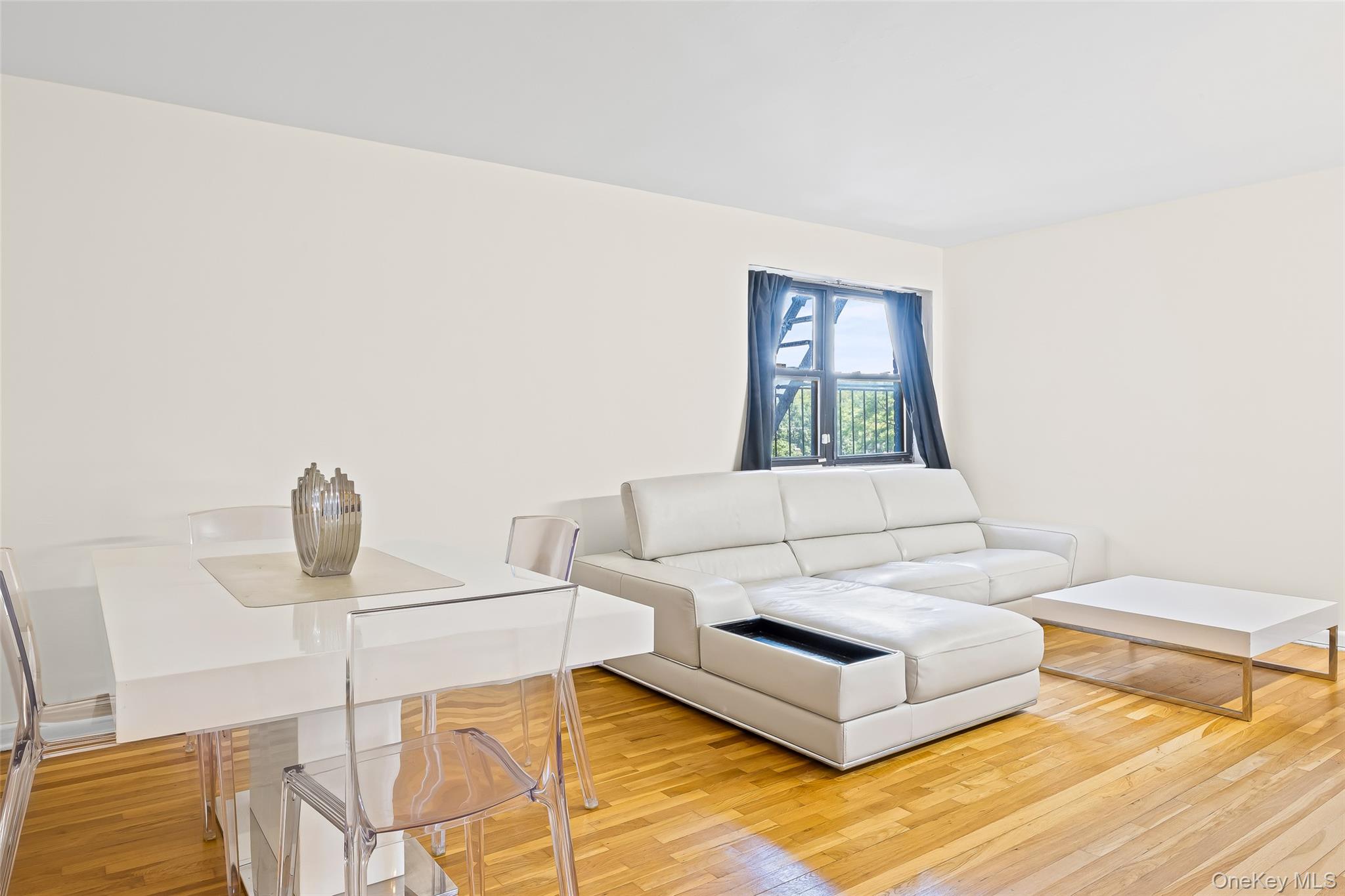 #1 photo, 147-10 84th Road, クイーンズ区 Briarwood , NY 11435