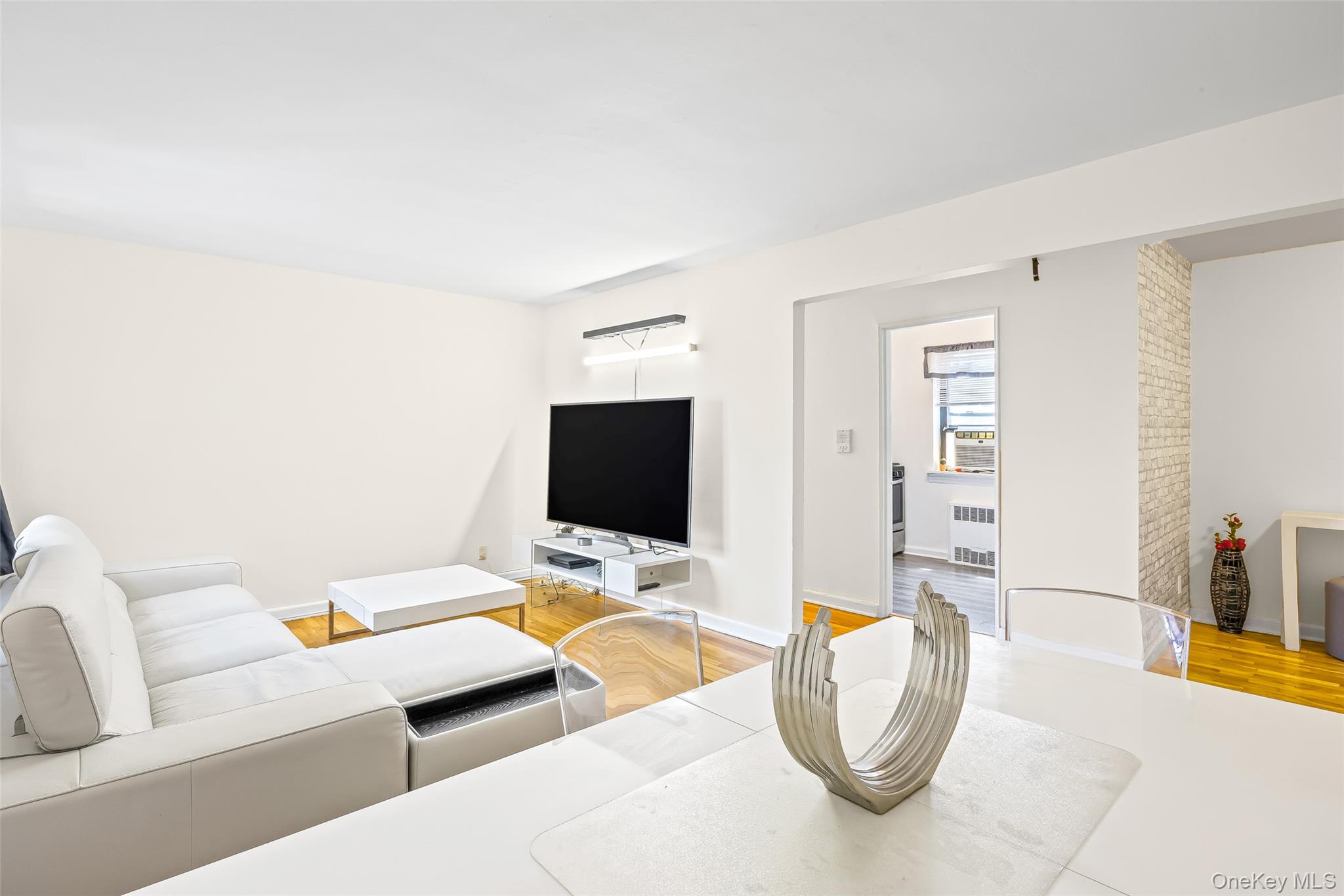 #2 photo, 147-10 84th Road, クイーンズ区 Briarwood , NY 11435